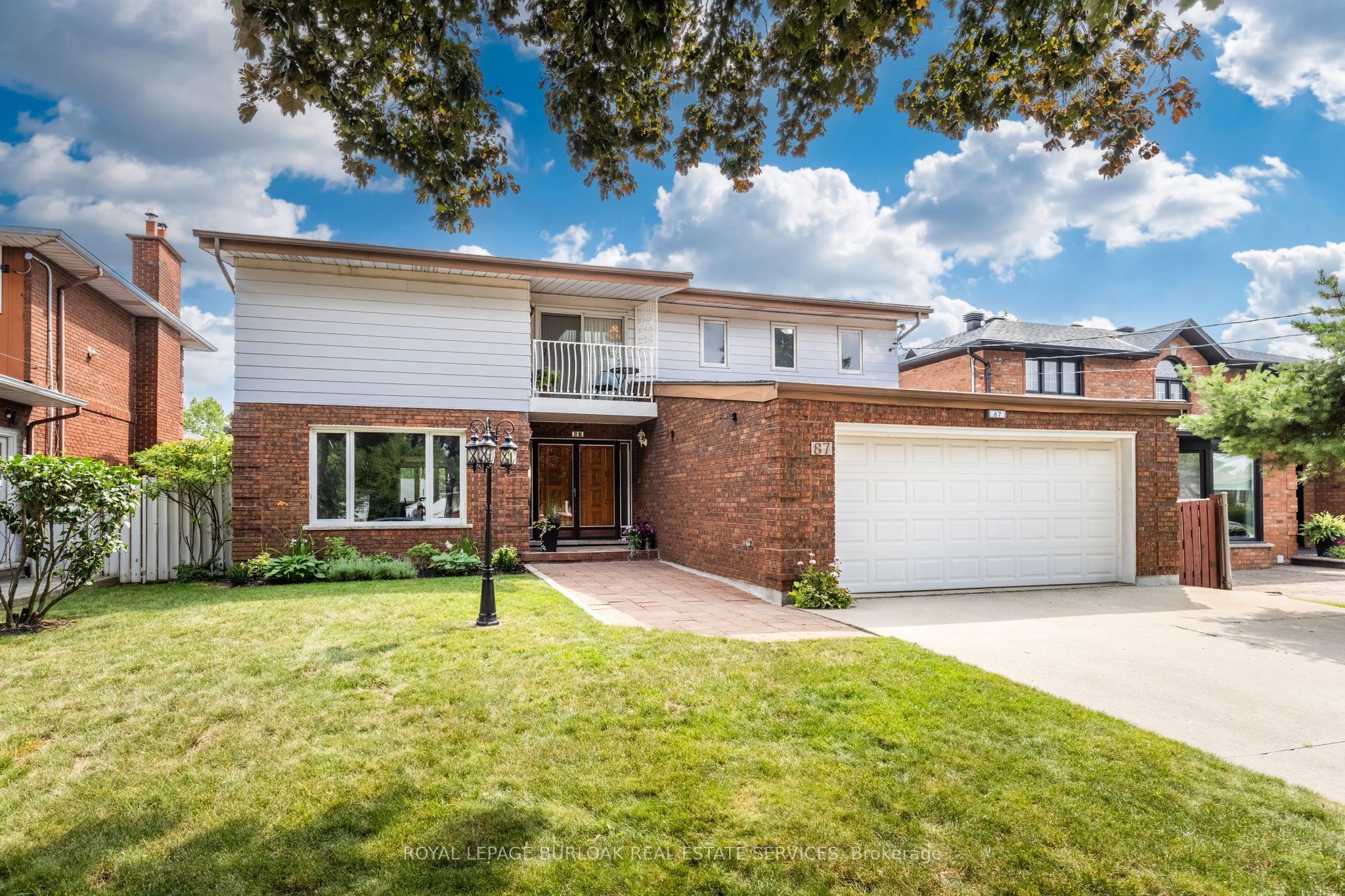 87 Regent Avenue, Hamilton, ON L9B 1T1 photo 2