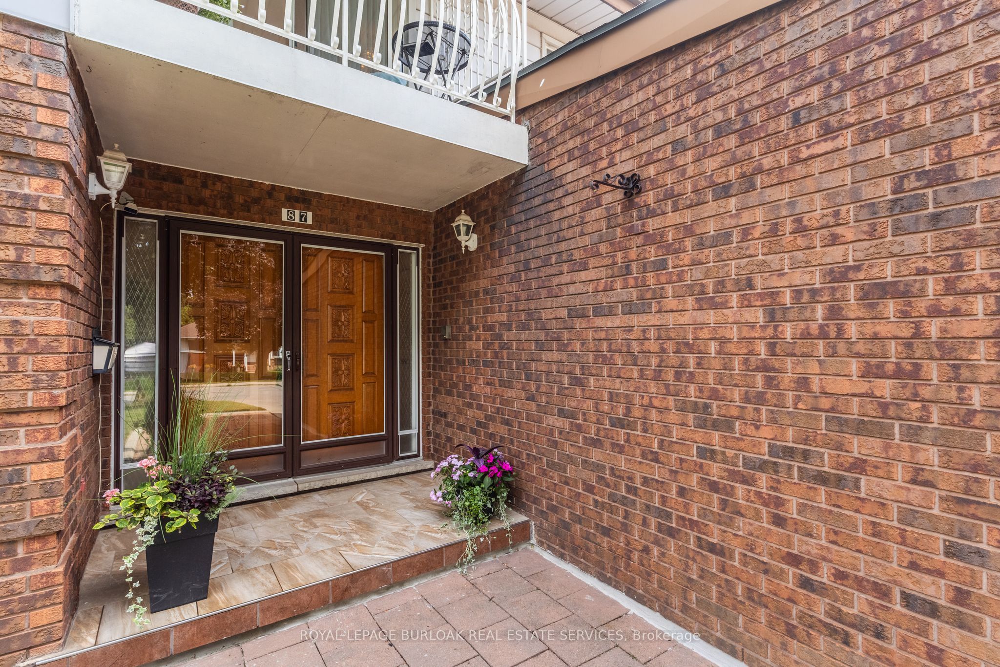 87 Regent Avenue, Hamilton, ON L9B 1T1 photo 3