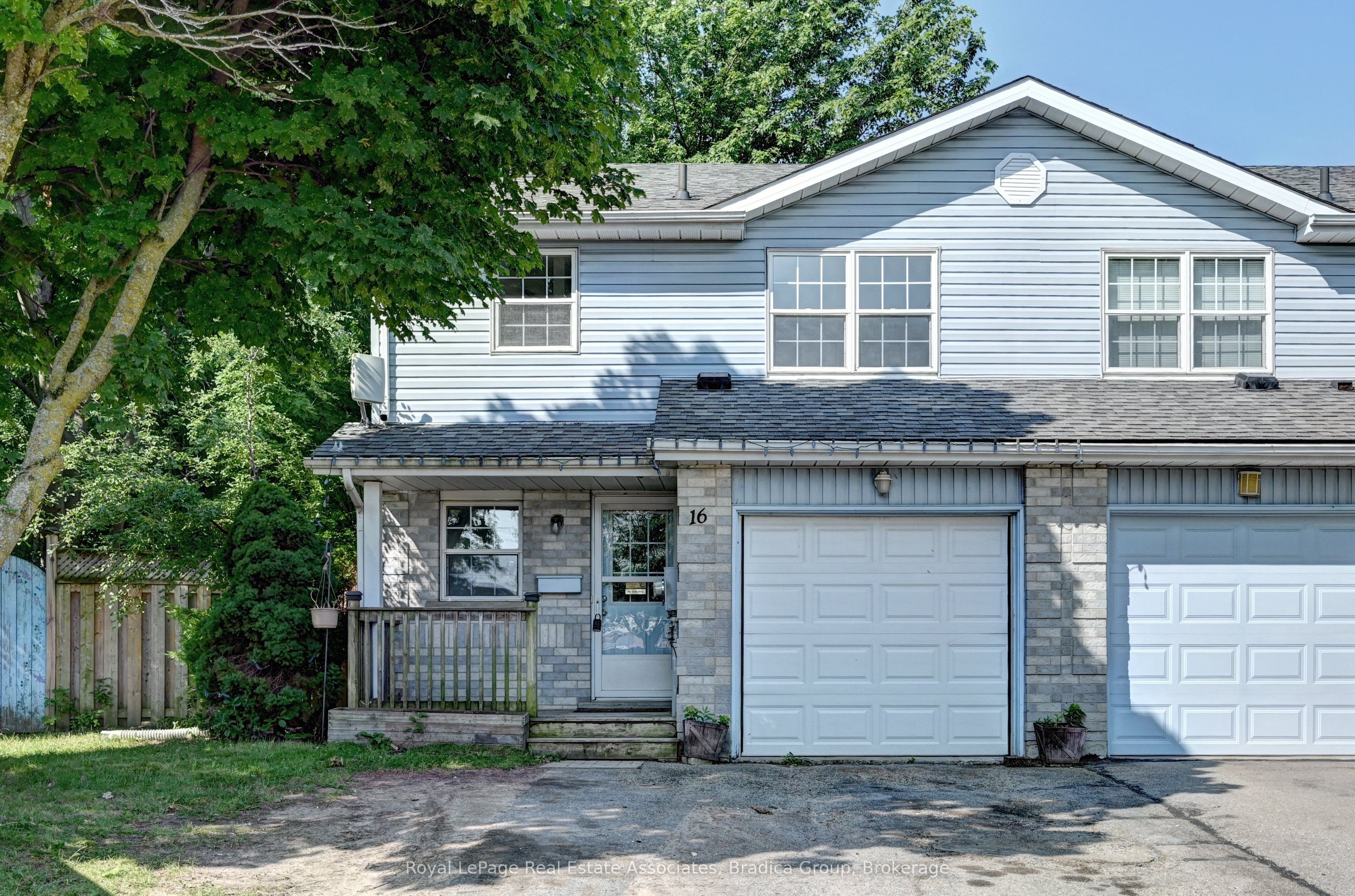 16 Hartley Court, Cambridge, ON N1R 8J4