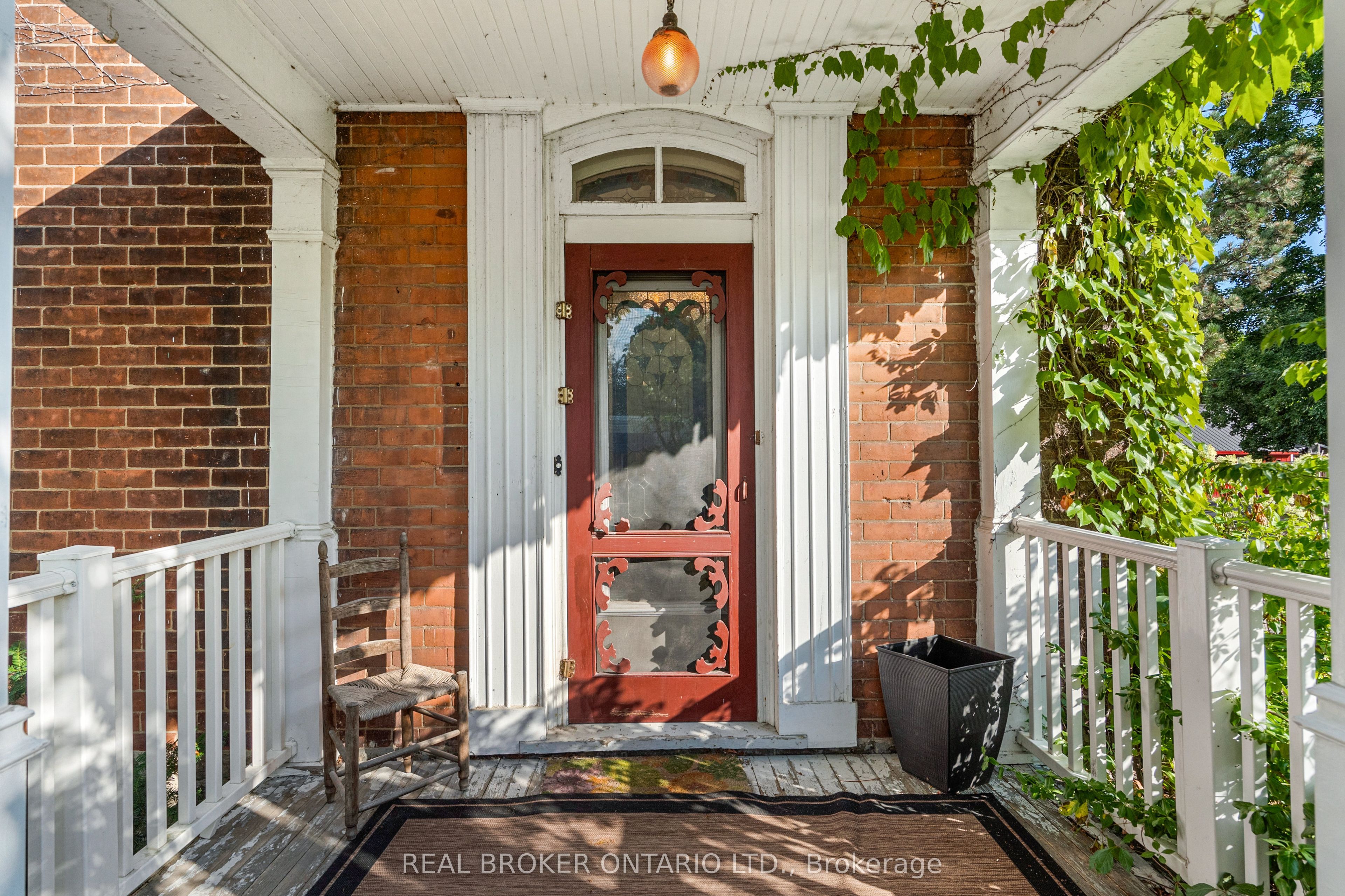 74 LAKE Avenue W, Carleton Place, ON K7C 1L6 photo 2