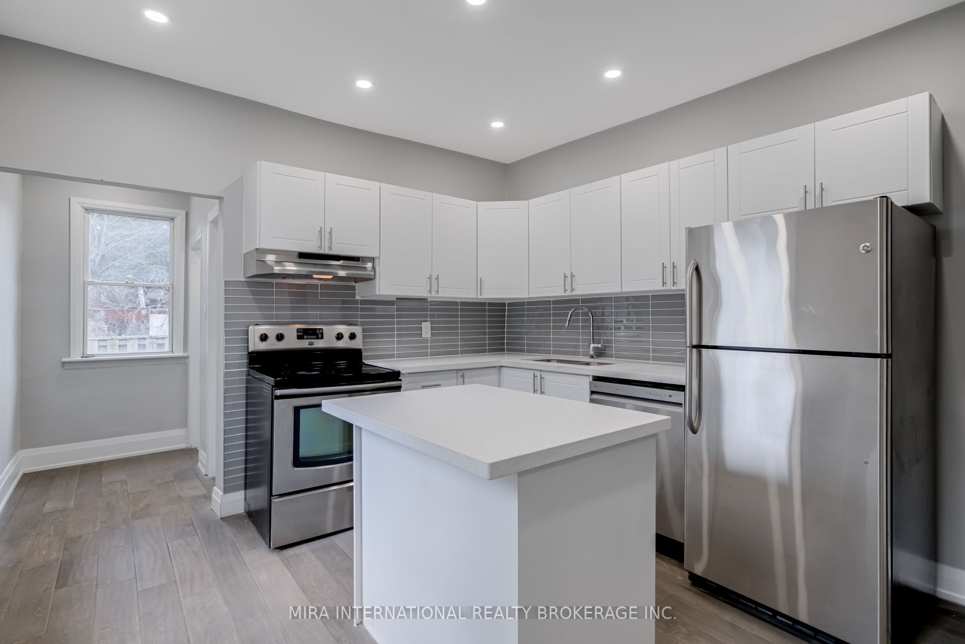 495 Ferguson Avenue N B, Hamilton, ON L8L 4Z4 photo 4