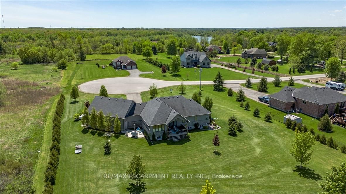 6 Macneil Court, Brantford, ON N3S 0G3 photo 2