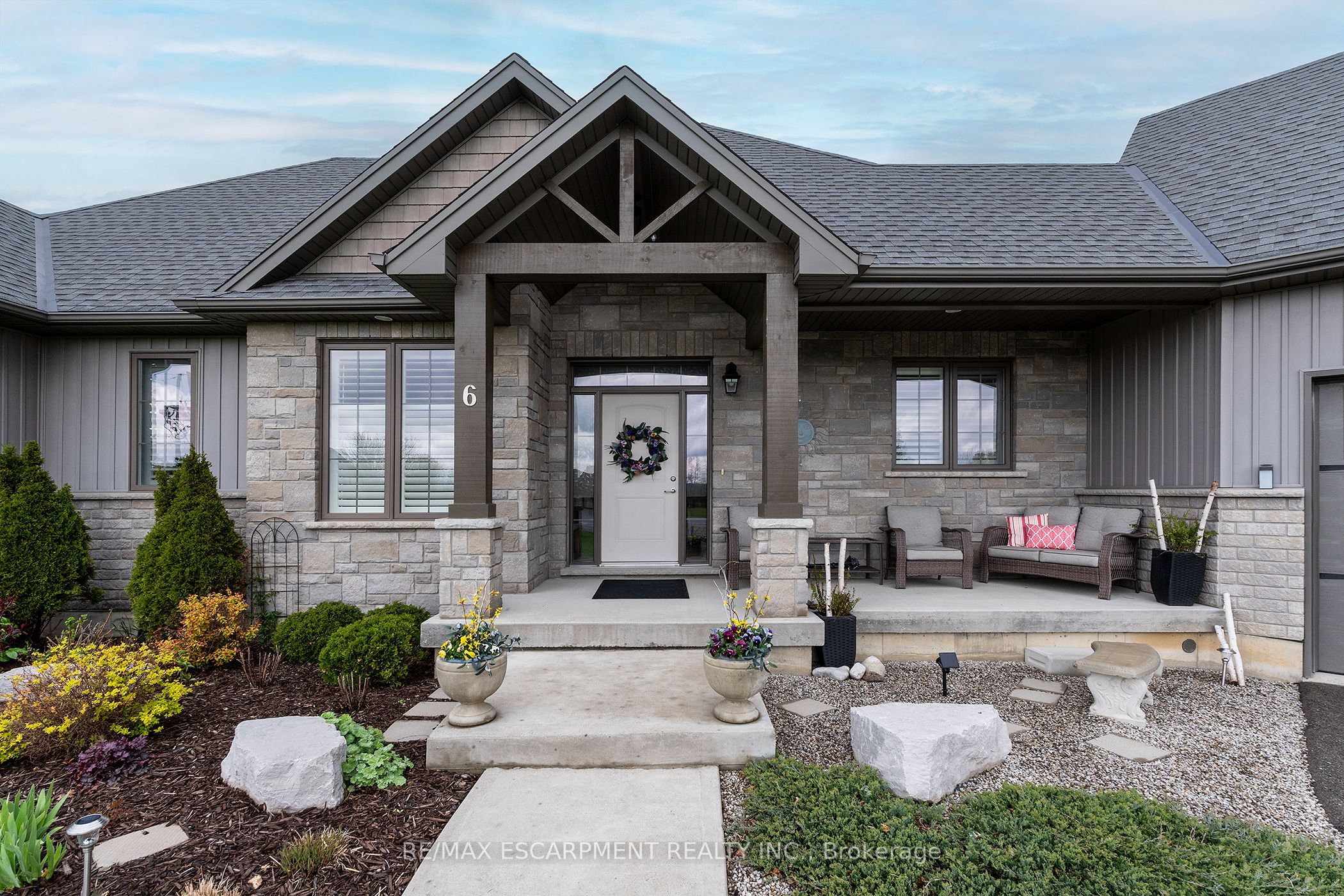 6 Macneil Court, Brantford, ON N3S 0G3 photo 3