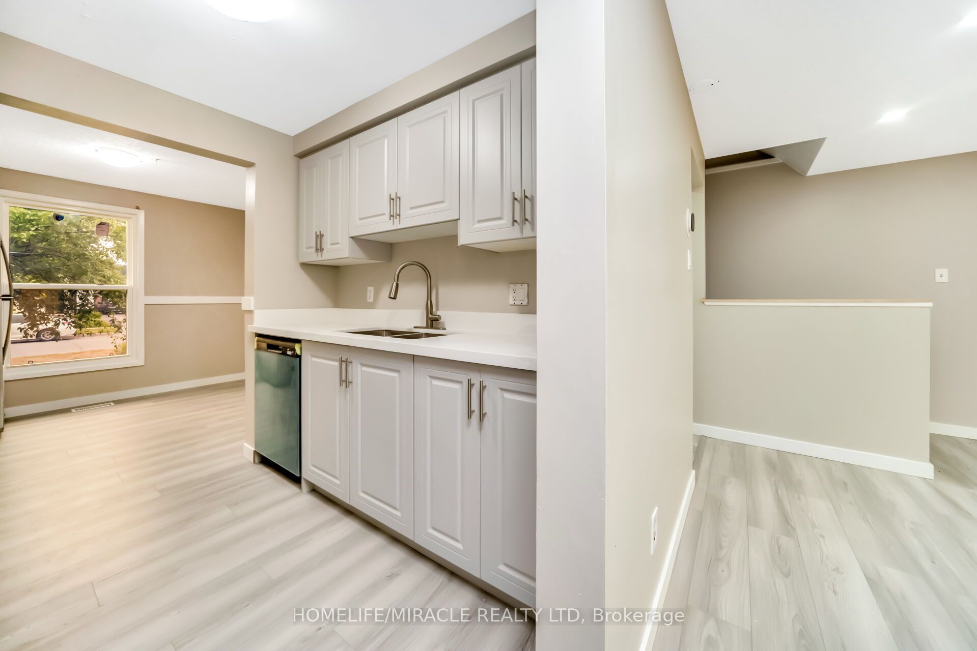 53 Burns Drive, Guelph, ON N1H 6V8 photo 3
