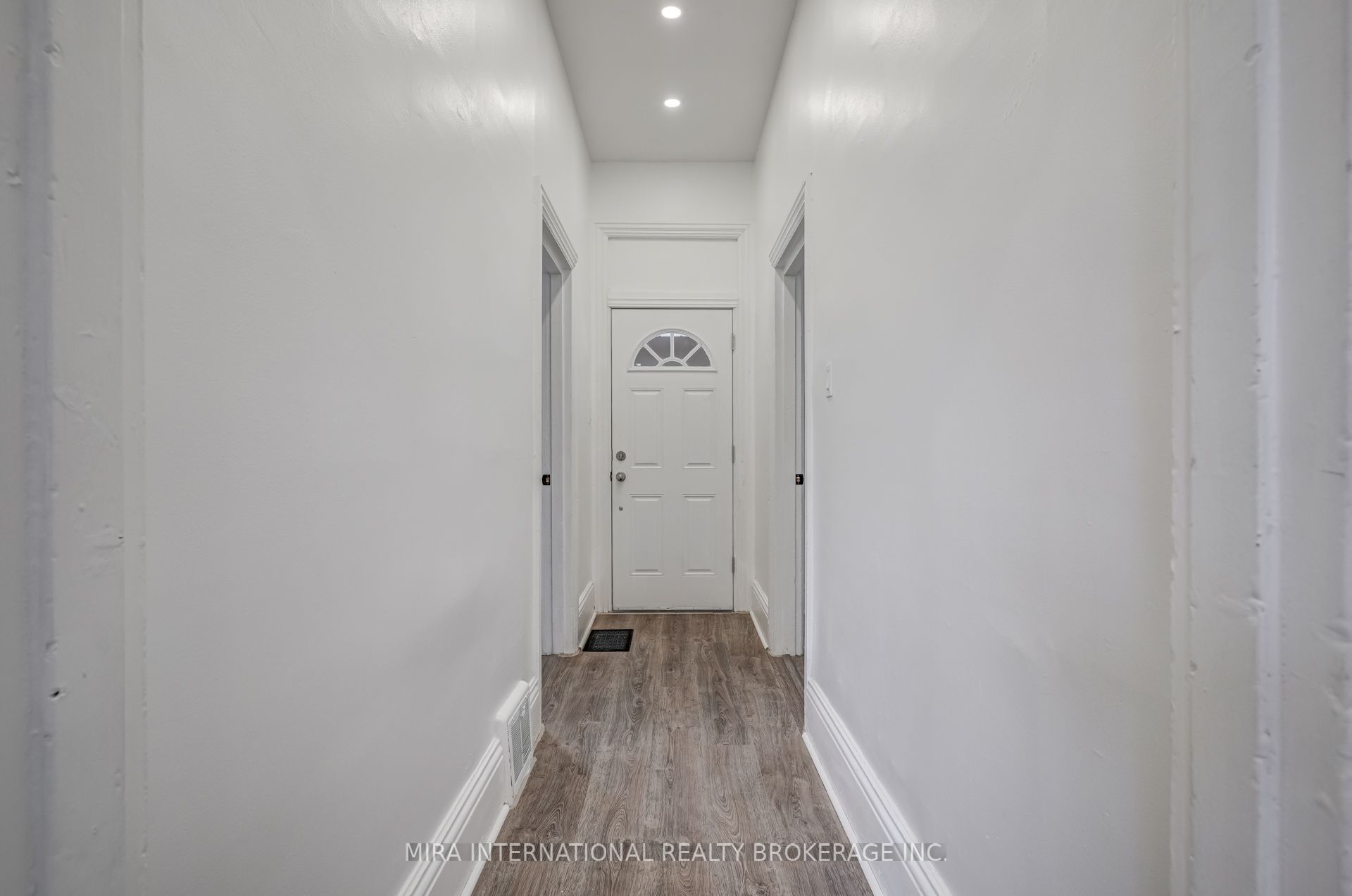 83 Simcoe Street E A, Hamilton, ON L8L 3N3 photo 4