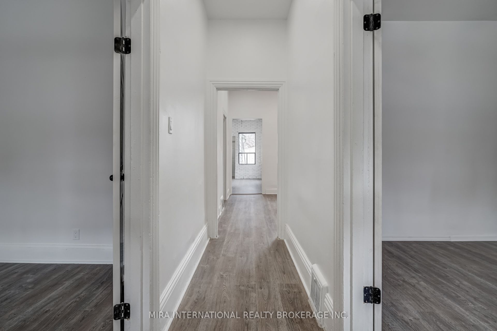 83 Simcoe Street E A, Hamilton, ON L8L 3N3 photo 5