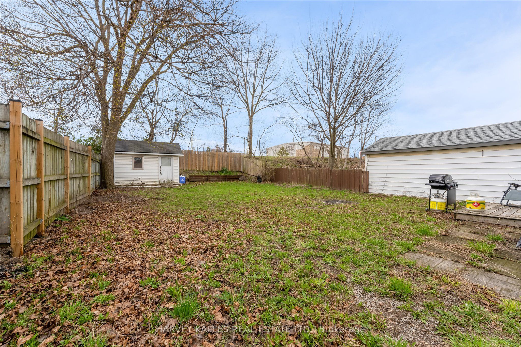 105 Ormond Street N, Thorold, ON L2V 1Z3 photo 3
