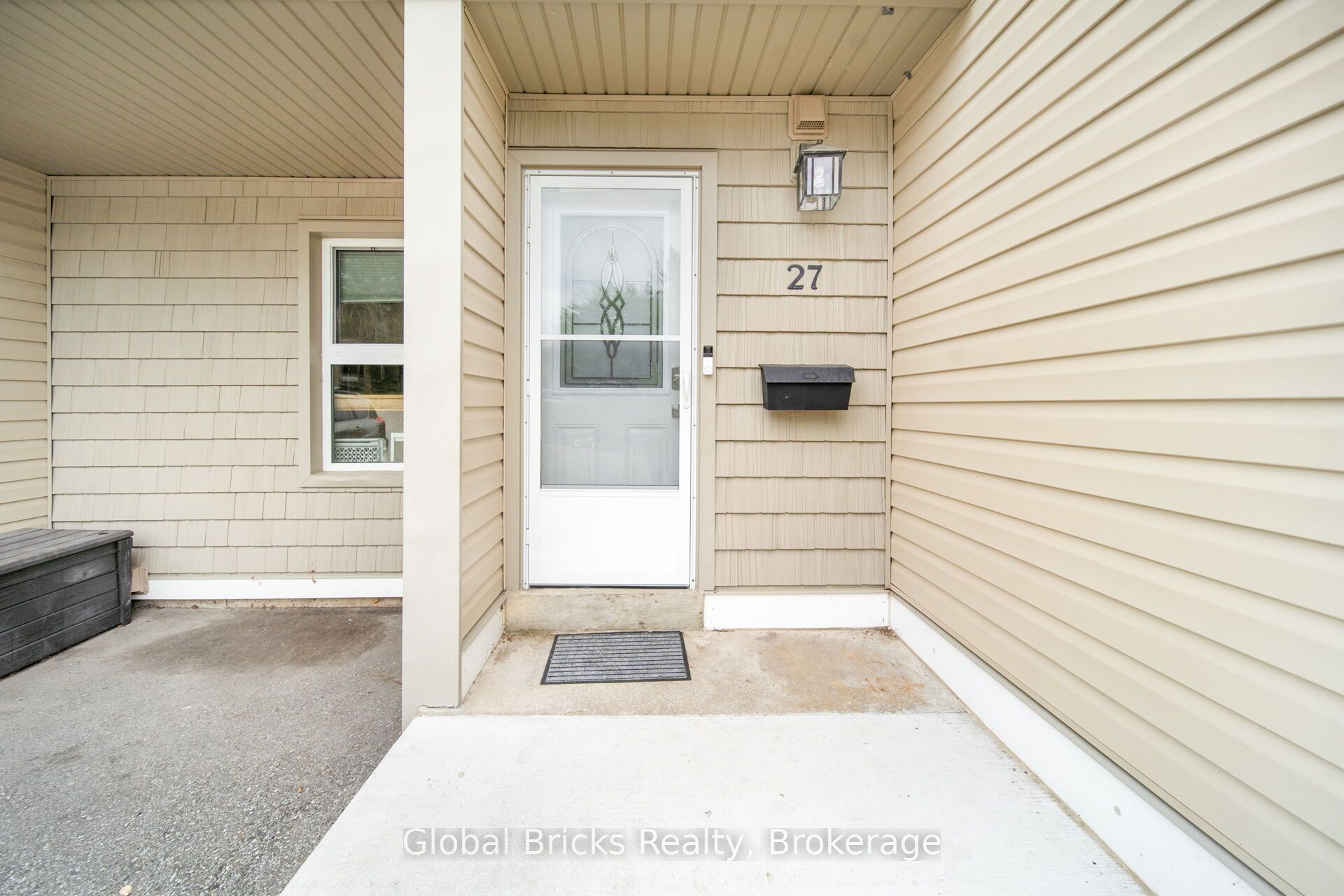 15 Green Valley Drive 27, Kitchener, ON N2P 1K7 photo 2