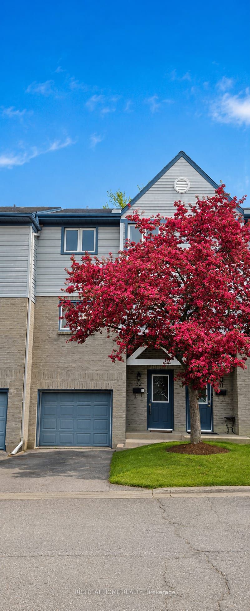 589 Beechwood Drive N 32, Waterloo, ON N2T 2K9