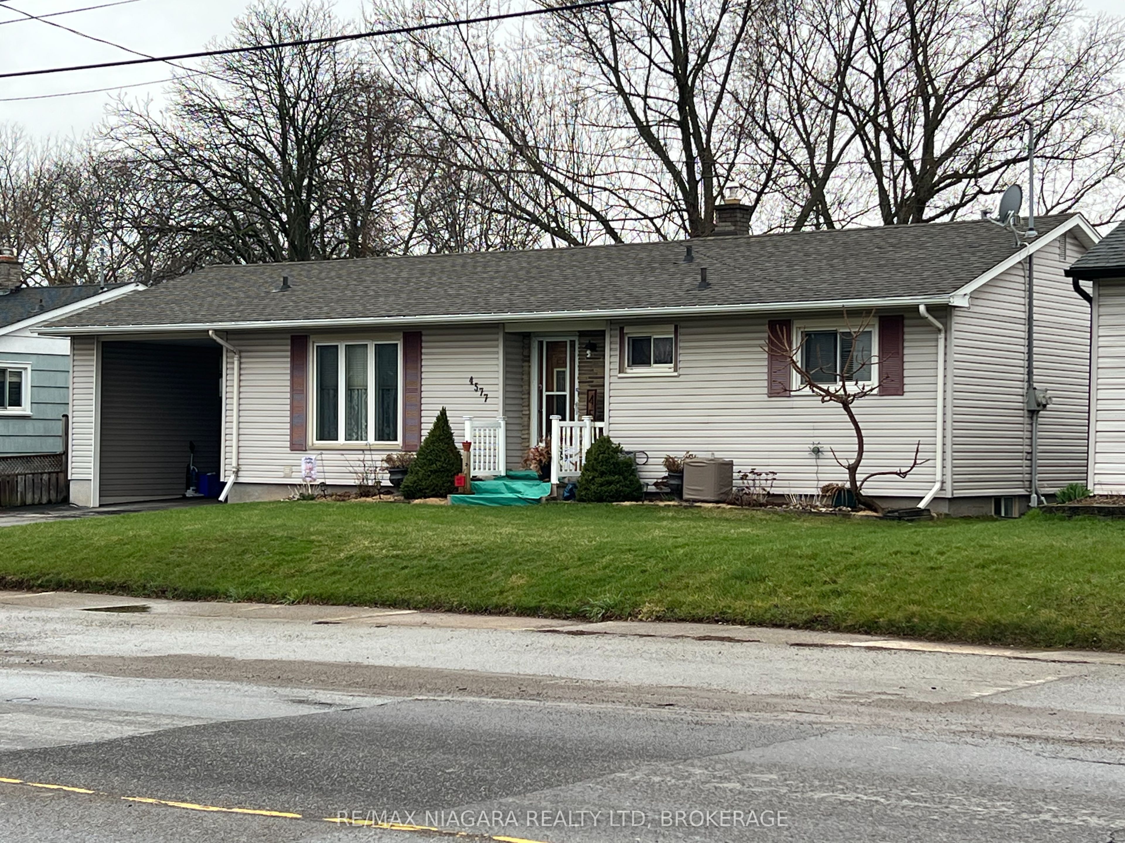 4577 Drummond Road, Niagara Falls, ON L2E 6C8 photo 2