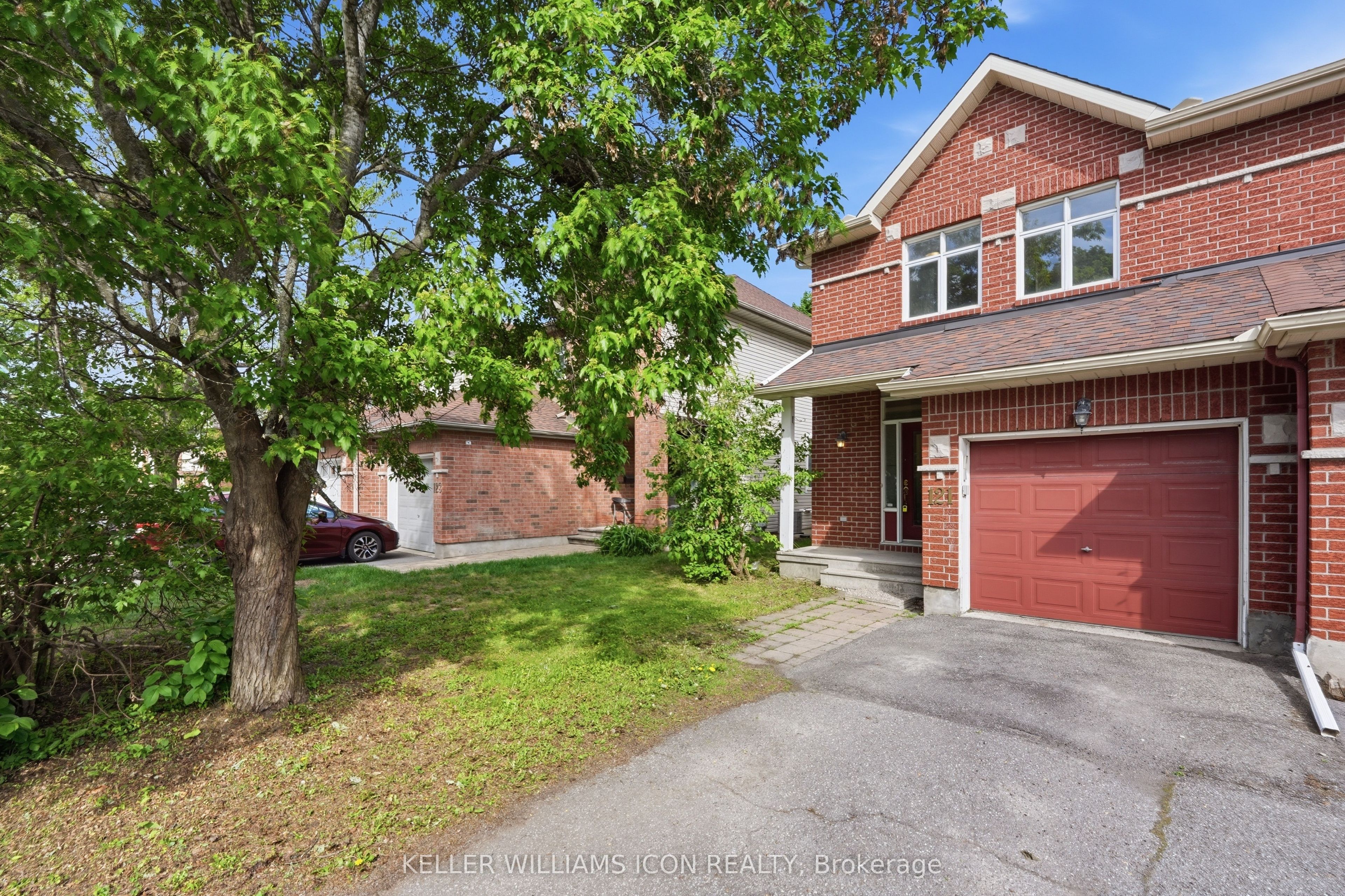 121 Thornbury Crescent, South of Baseline to Knoxdale, ON K2G 6J1