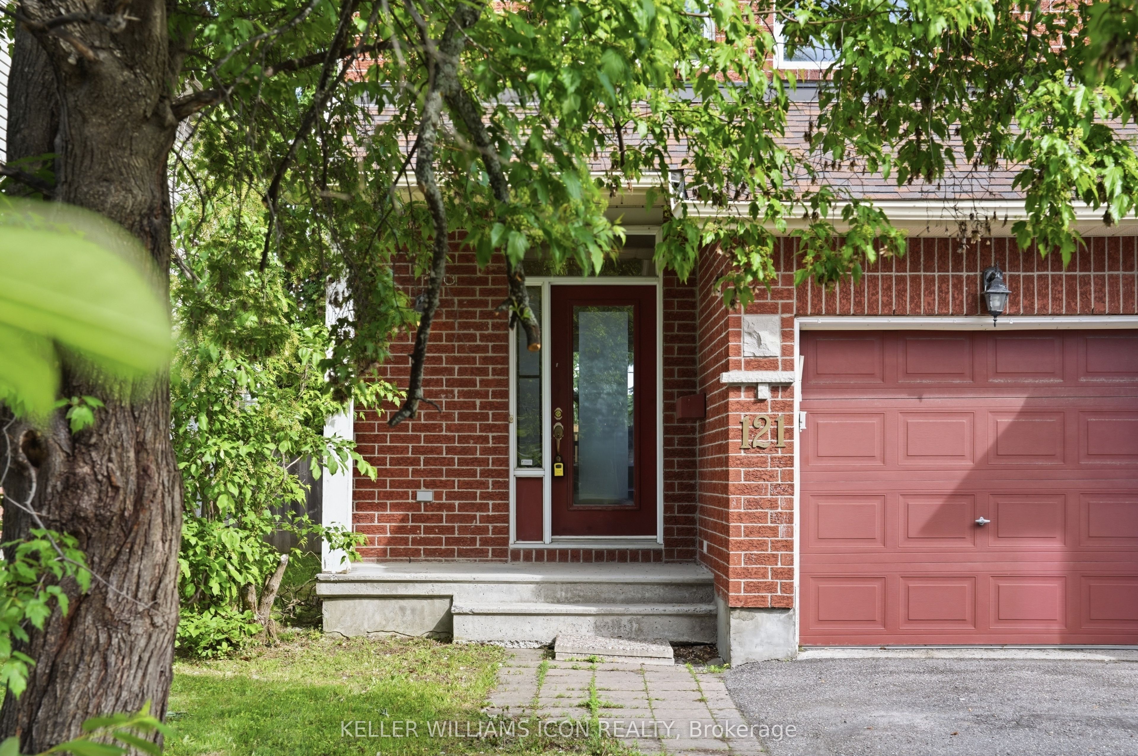 121 Thornbury Crescent, South of Baseline to Knoxdale, ON K2G 6J1 photo 3