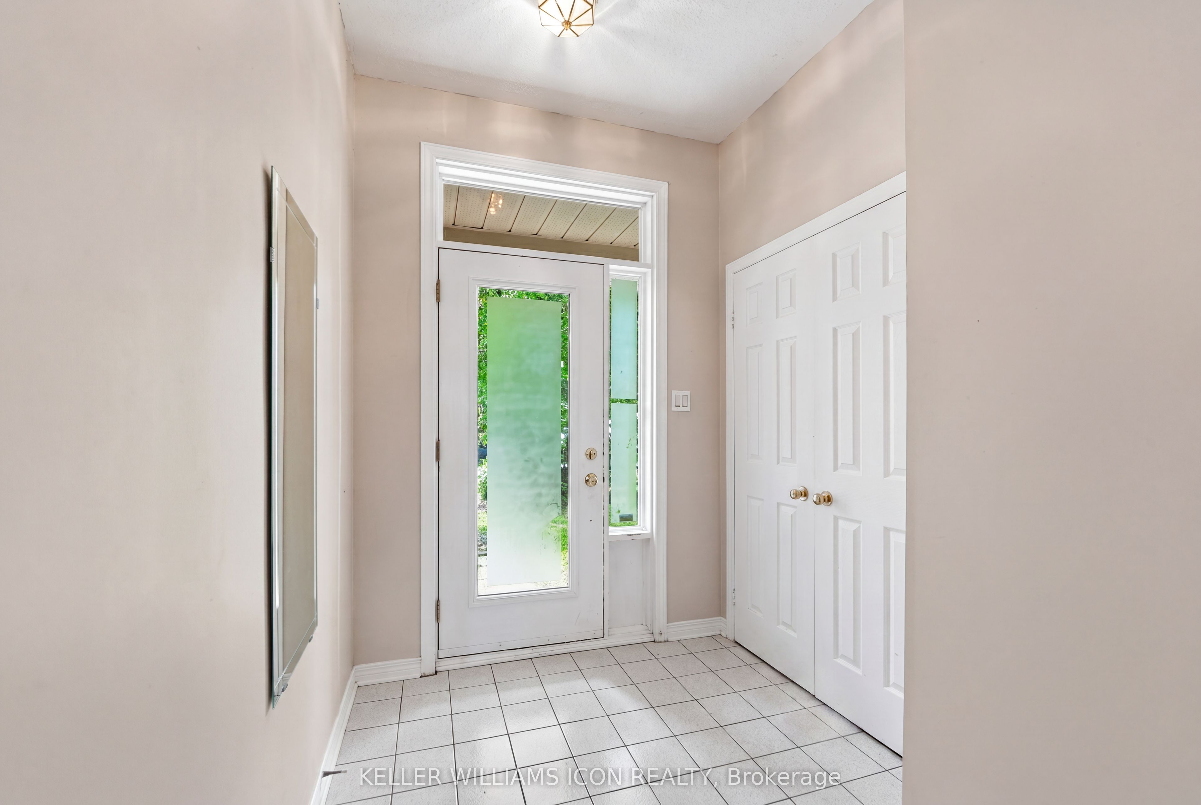 121 Thornbury Crescent, South of Baseline to Knoxdale, ON K2G 6J1 photo 4