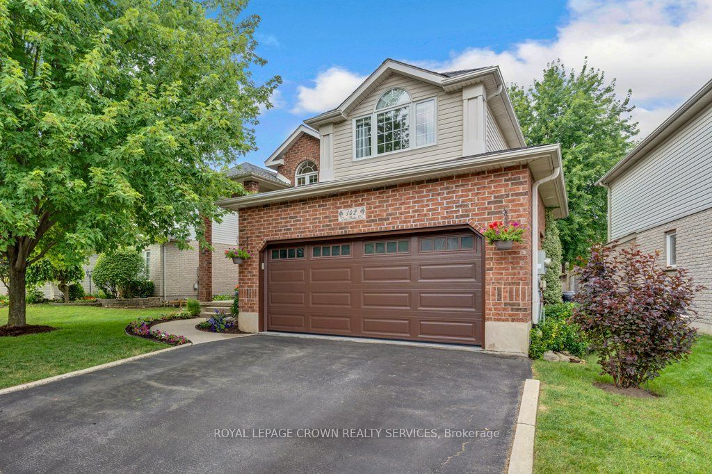 142 Deer Ridge Drive, Kitchener, ON N2P 2K9