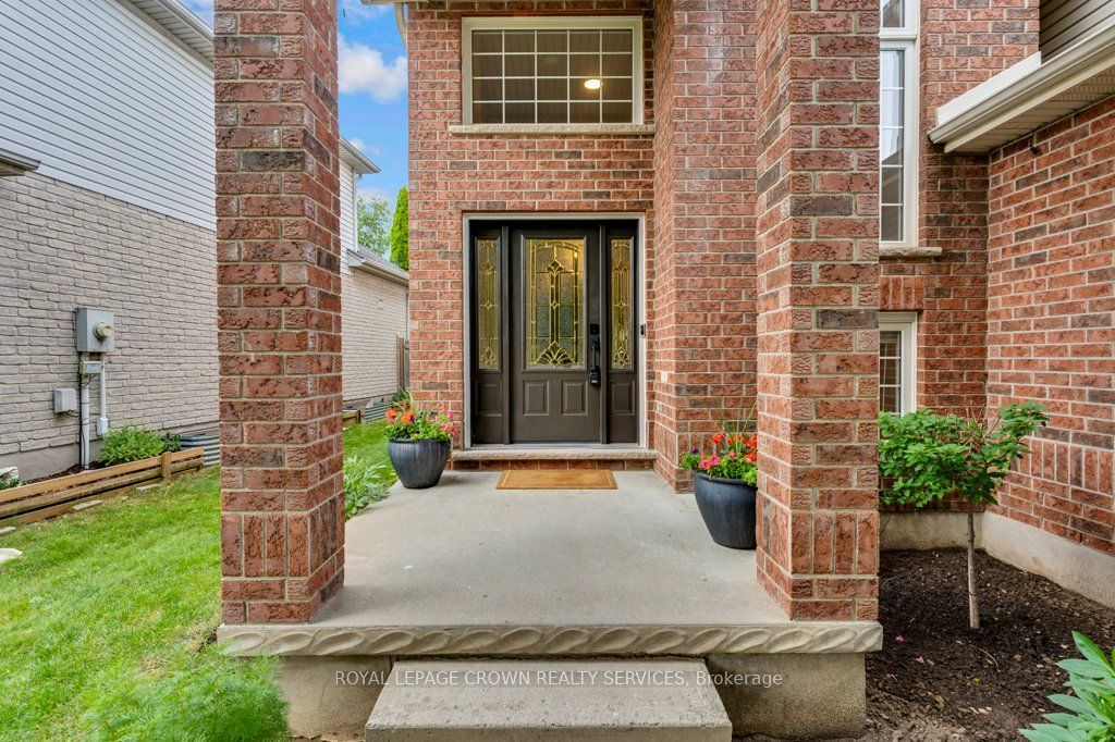 142 Deer Ridge Drive, Kitchener, ON N2P 2K9 photo 4