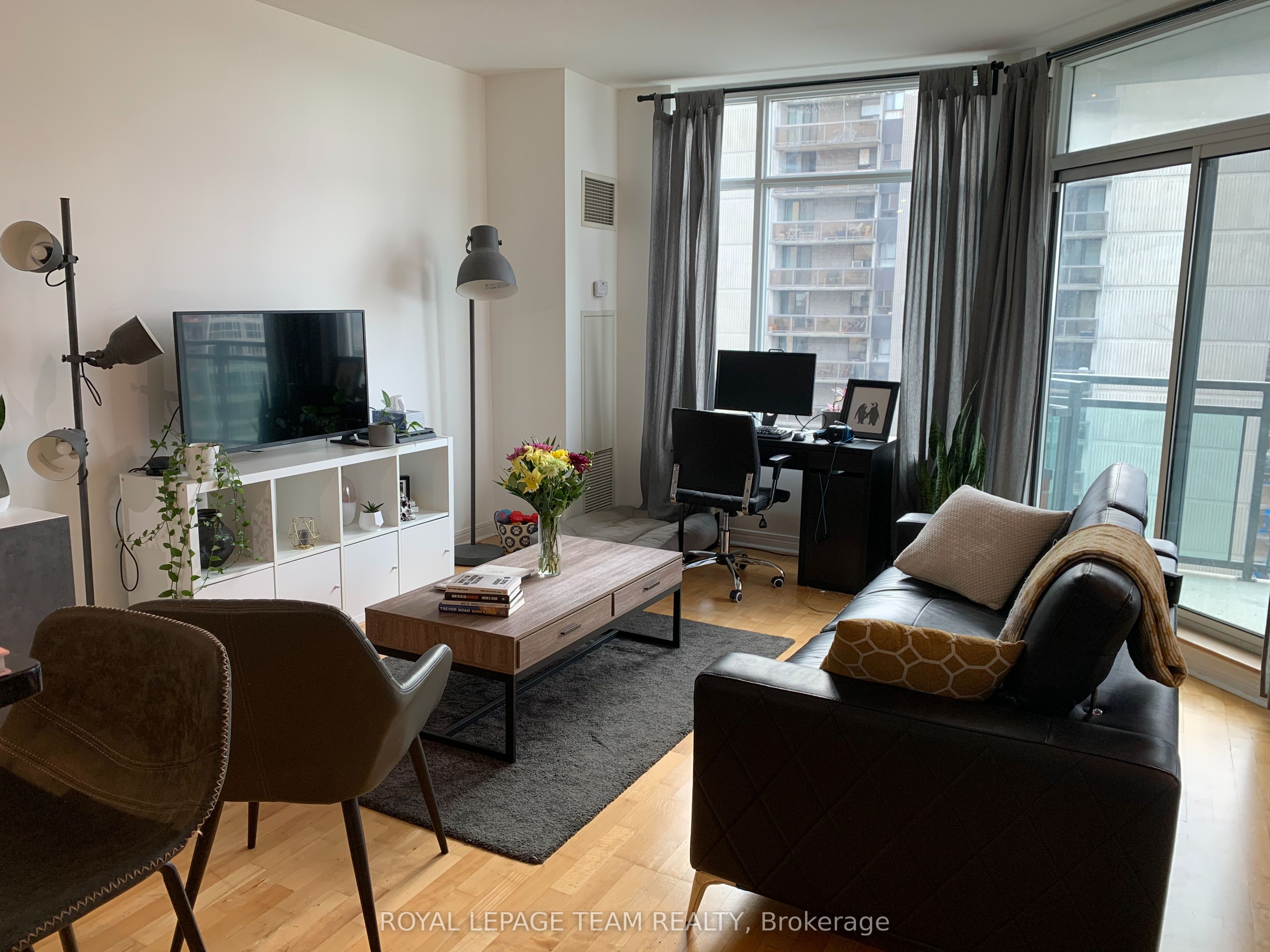 570 Laurier Avenue W 1801, Ottawa Centre, ON K1R 1C8 photo 4