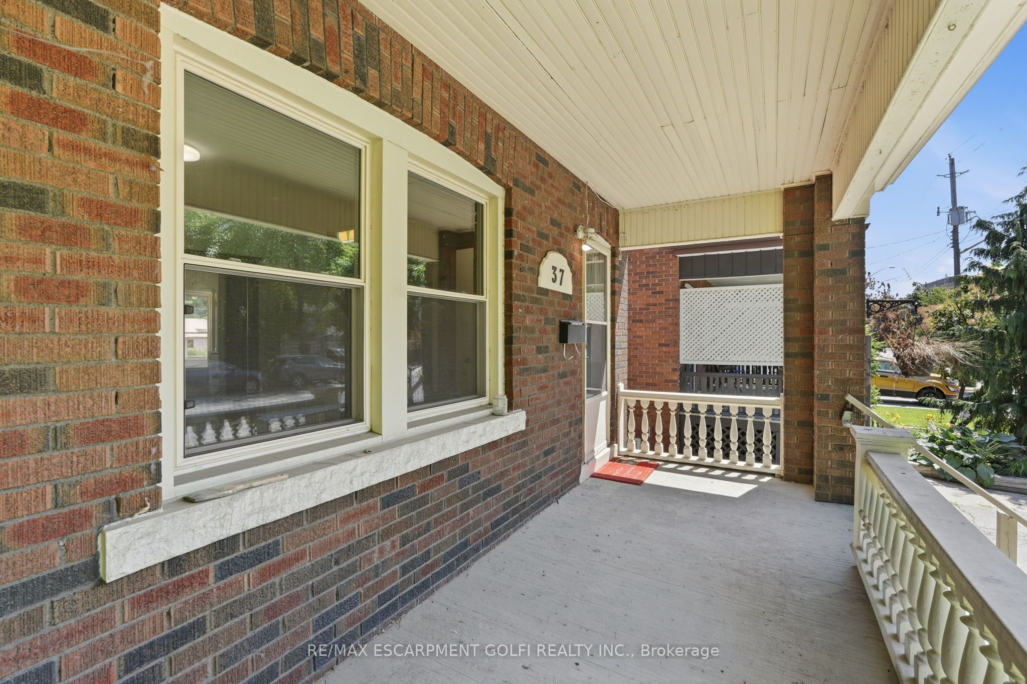 37 Maplewood Avenue, Hamilton, ON L8M 1W6 photo 3