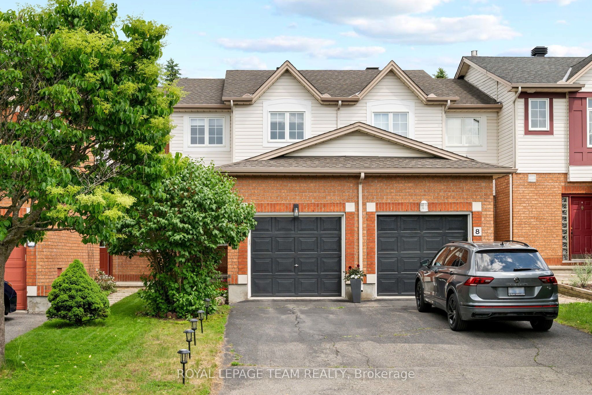 6 Folison Street, Hunt Club - South Keys and Area, ON K1T 3Y3