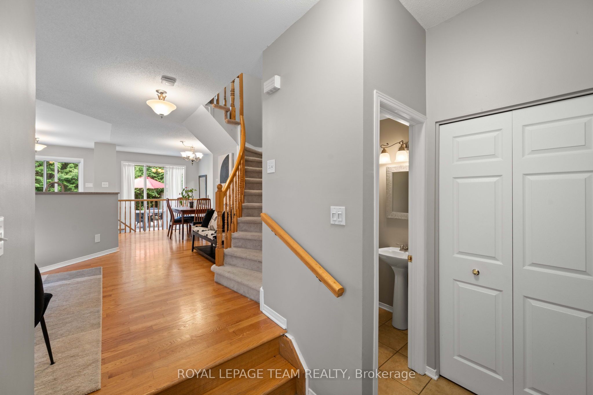 6 Folison Street, Hunt Club - South Keys and Area, ON K1T 3Y3 photo 3