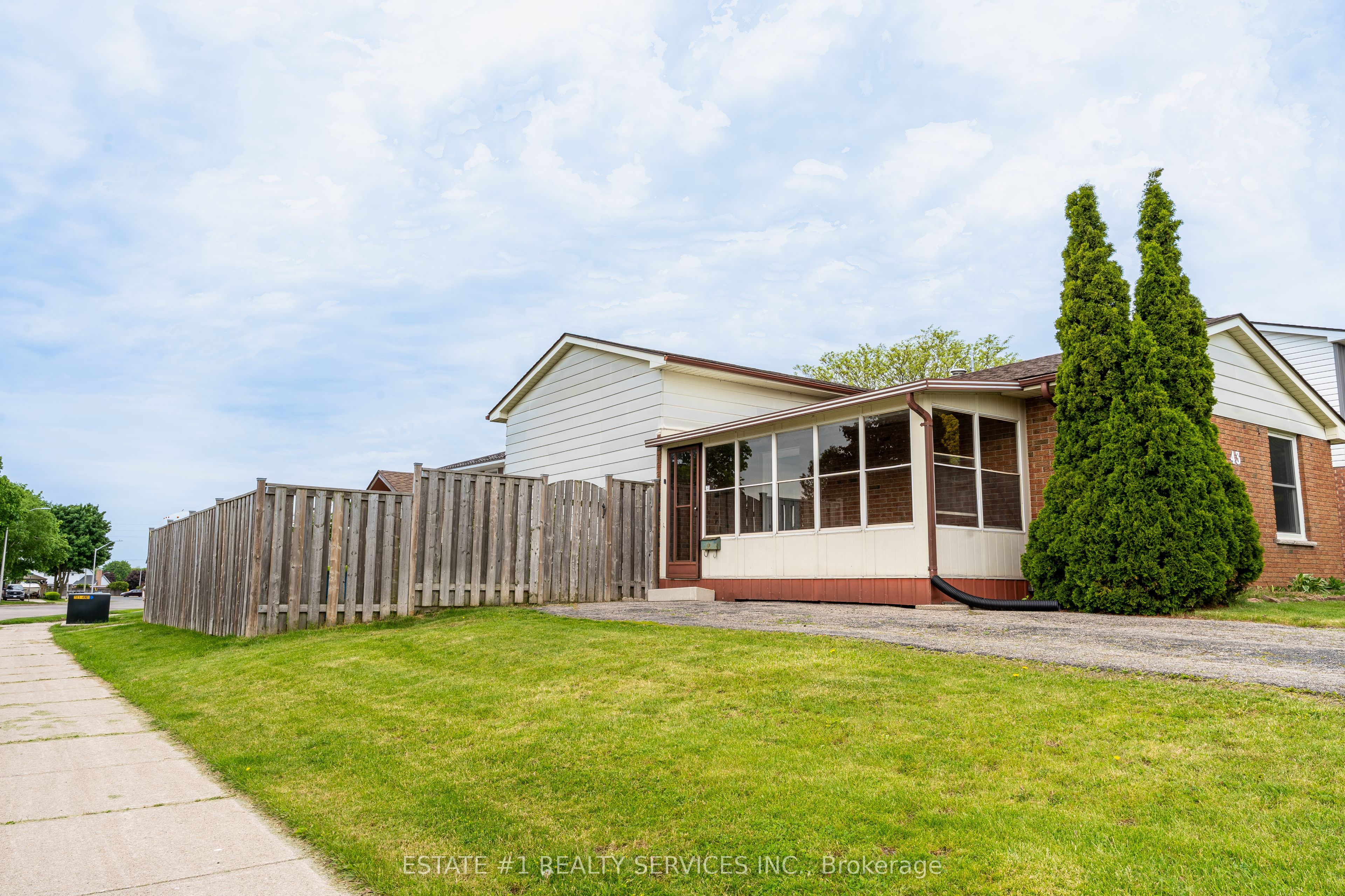 43 Dyer Street, St. Thomas, ON N5R 5K2 photo 2