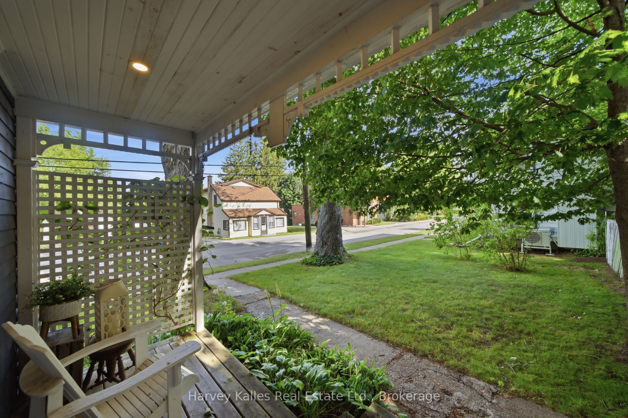 27 Ontario Street, Prince Edward County, ON K0K 2T0 photo 4