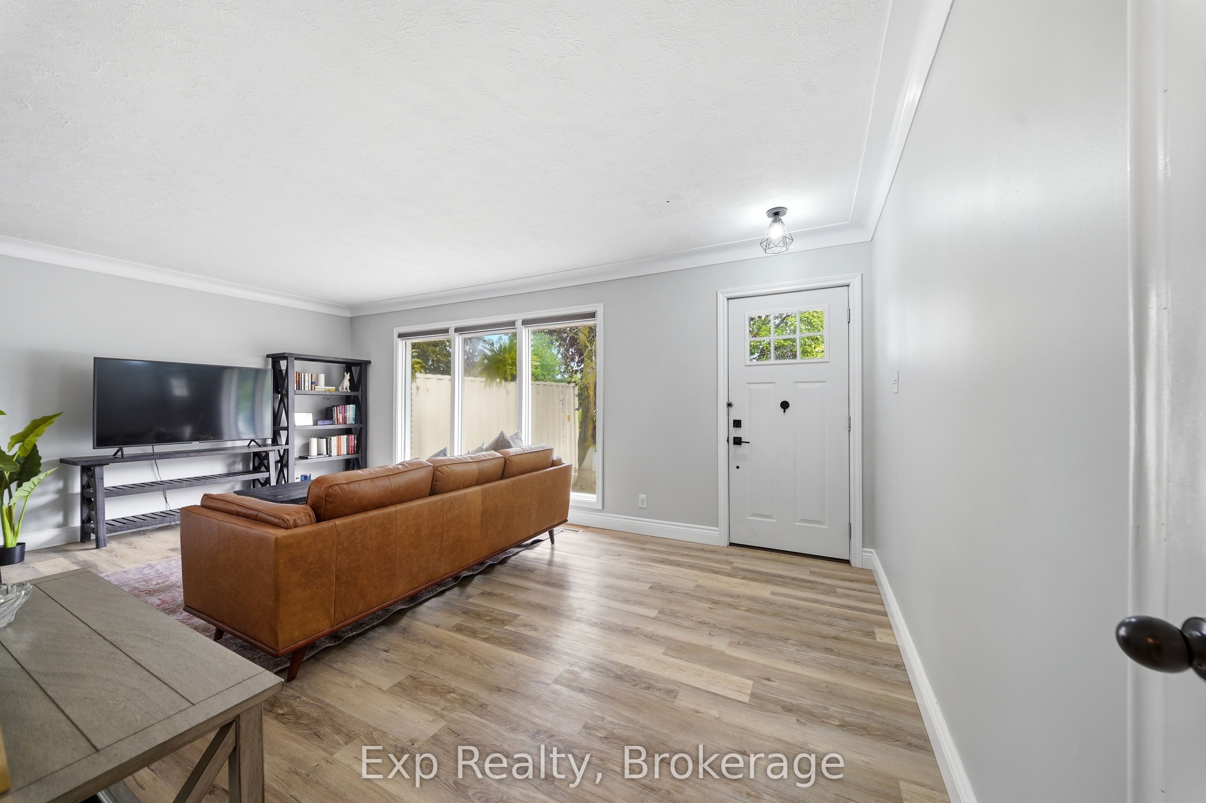 6 Coleman Drive, Quinte West, ON K8V 3A5 photo 4