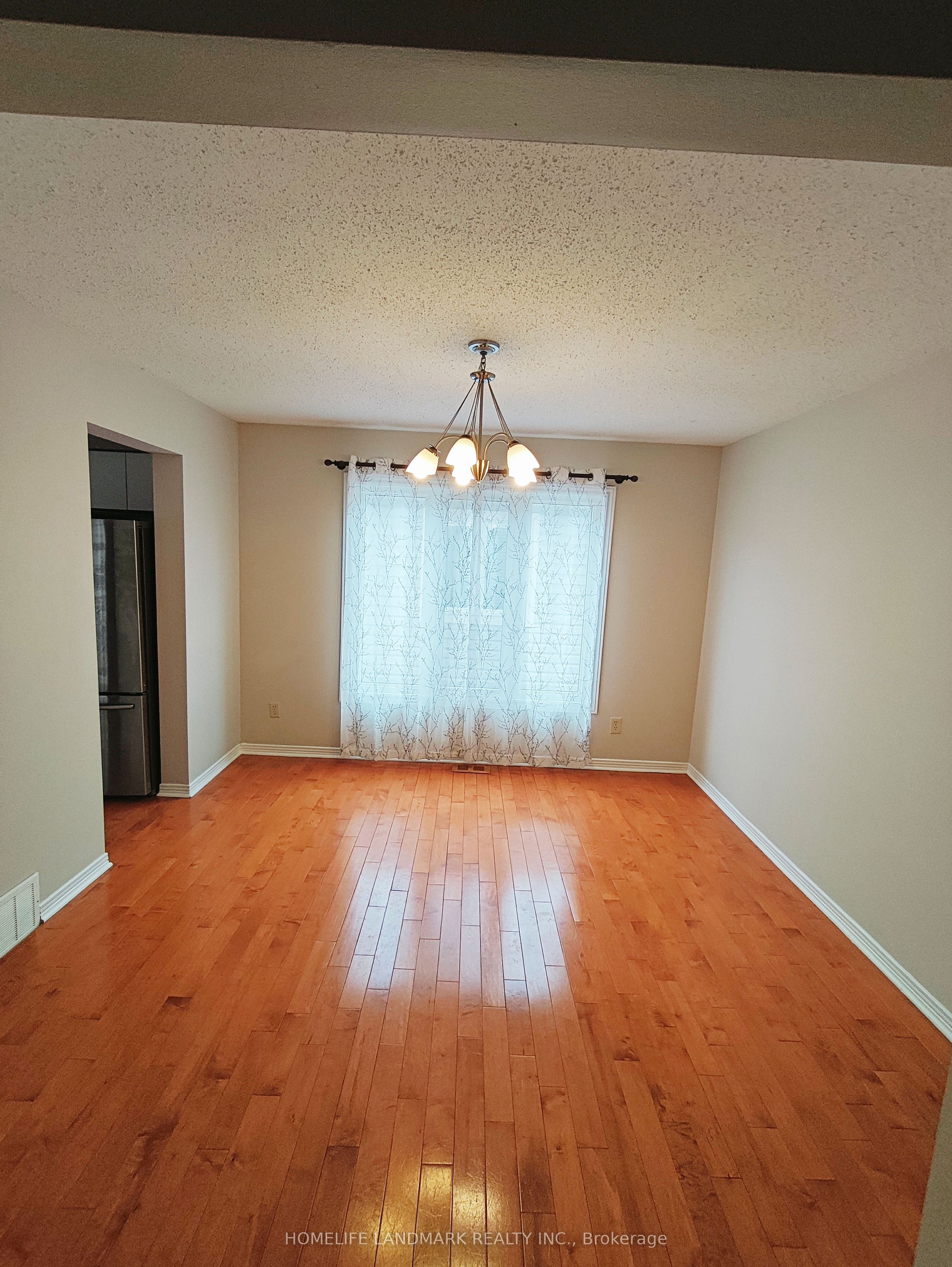 8 Opal Lane, Barrhaven, ON K2J 2V7 photo 5