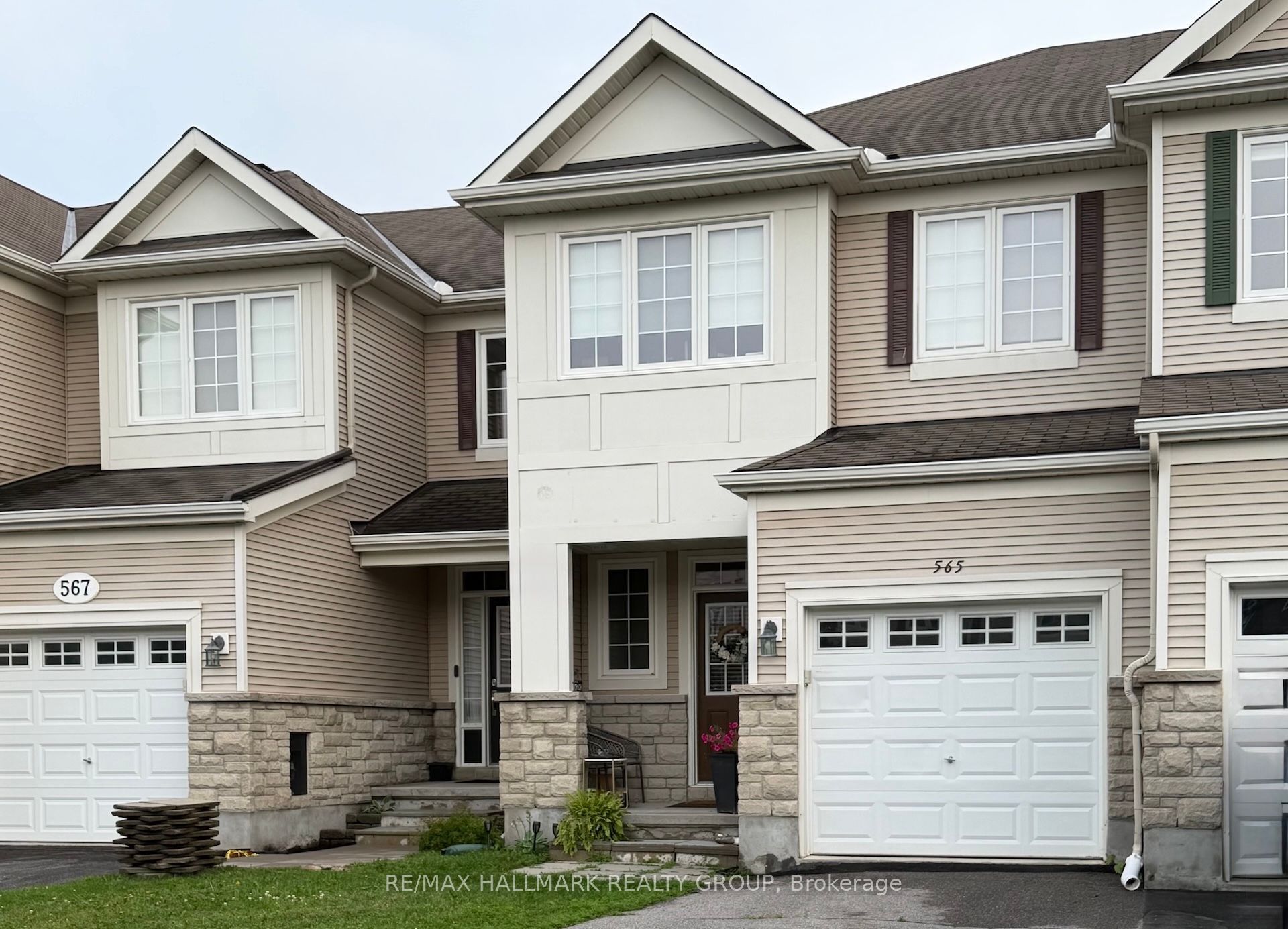 565 Pepperville Crescent, Kanata, ON K2M 0E6 photo 2