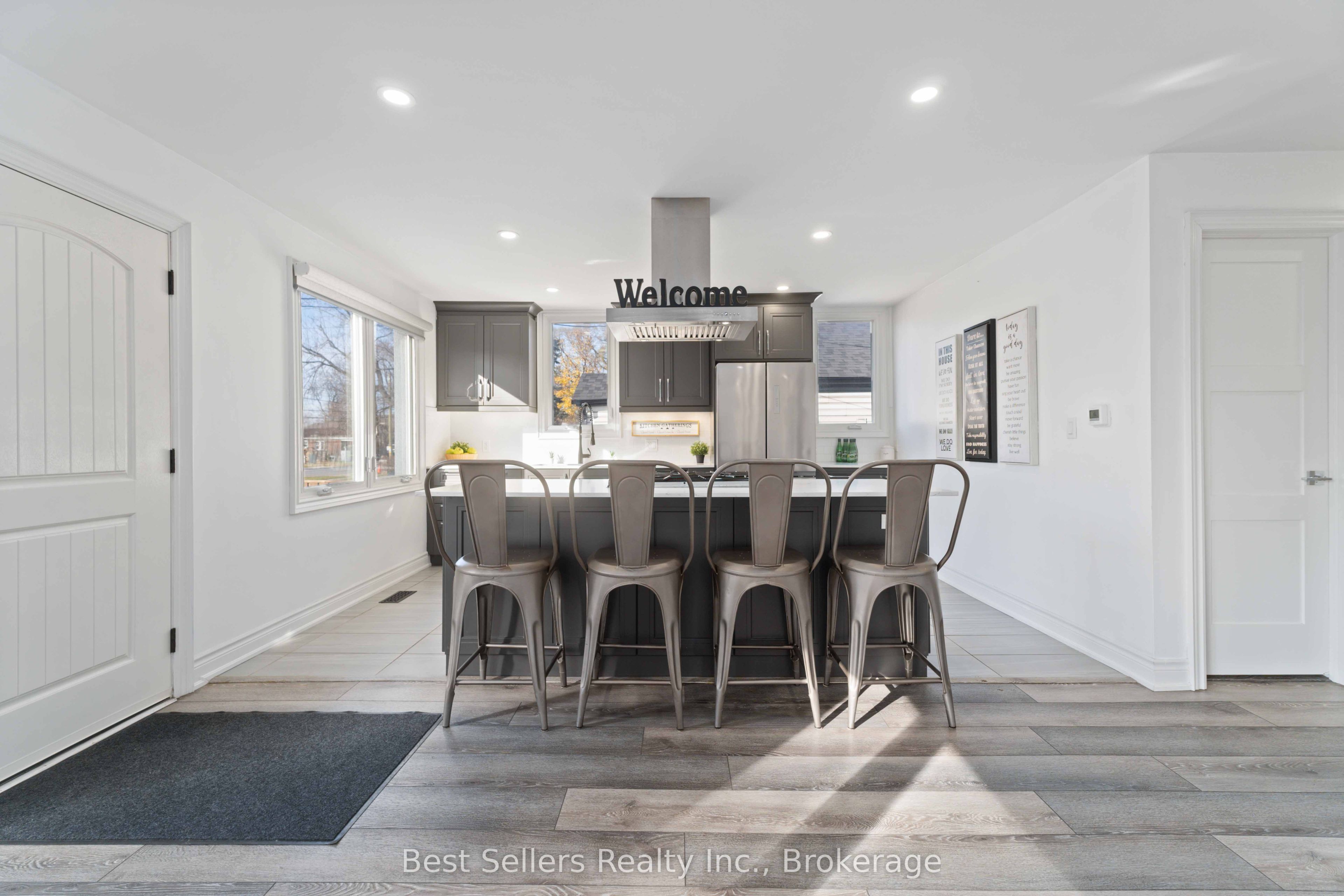 599 Beach Boulevard, Hamilton, ON L8H 6X8 photo 3