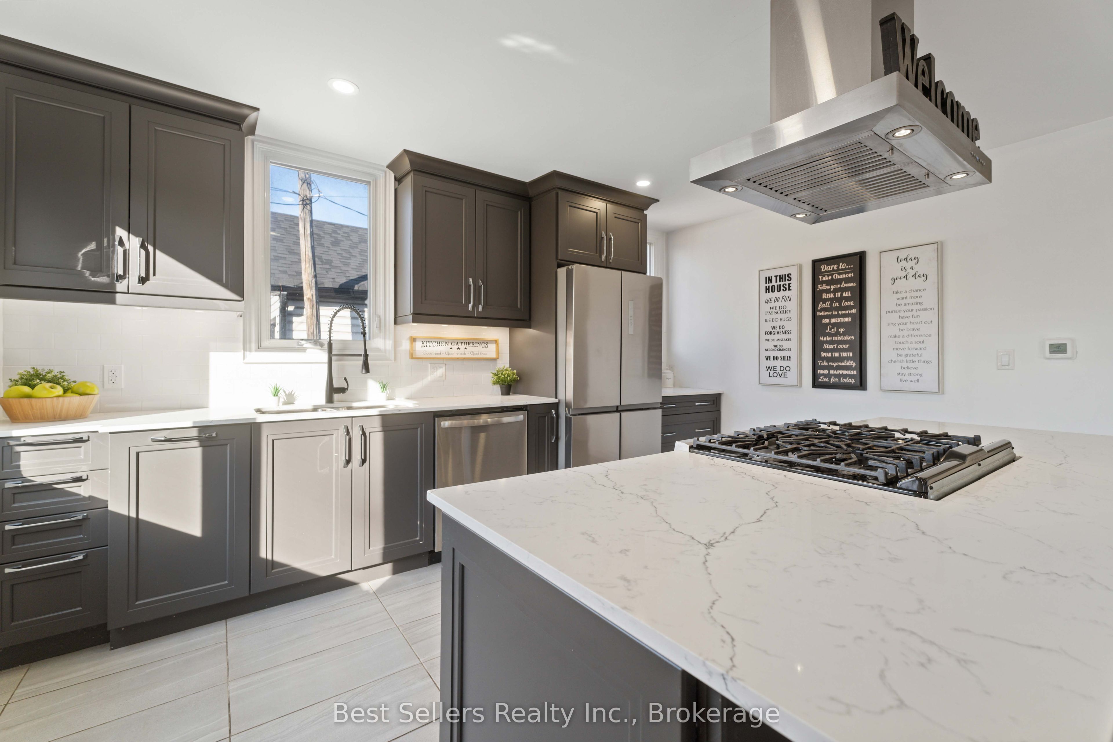599 Beach Boulevard, Hamilton, ON L8H 6X8 photo 5