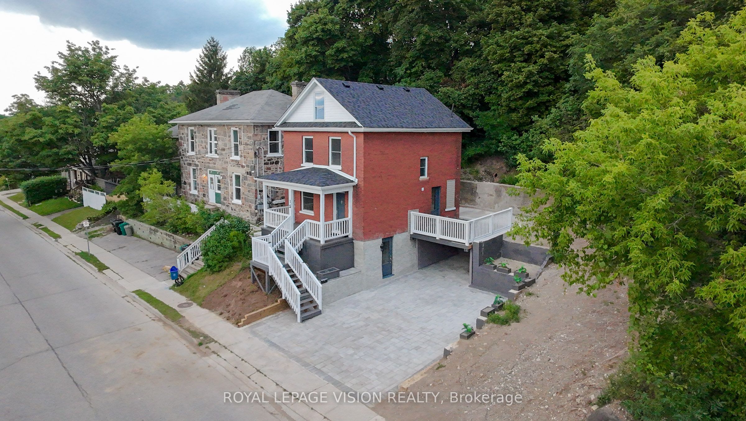 15 Shade Street, Cambridge, ON N1R 4J6 photo 2