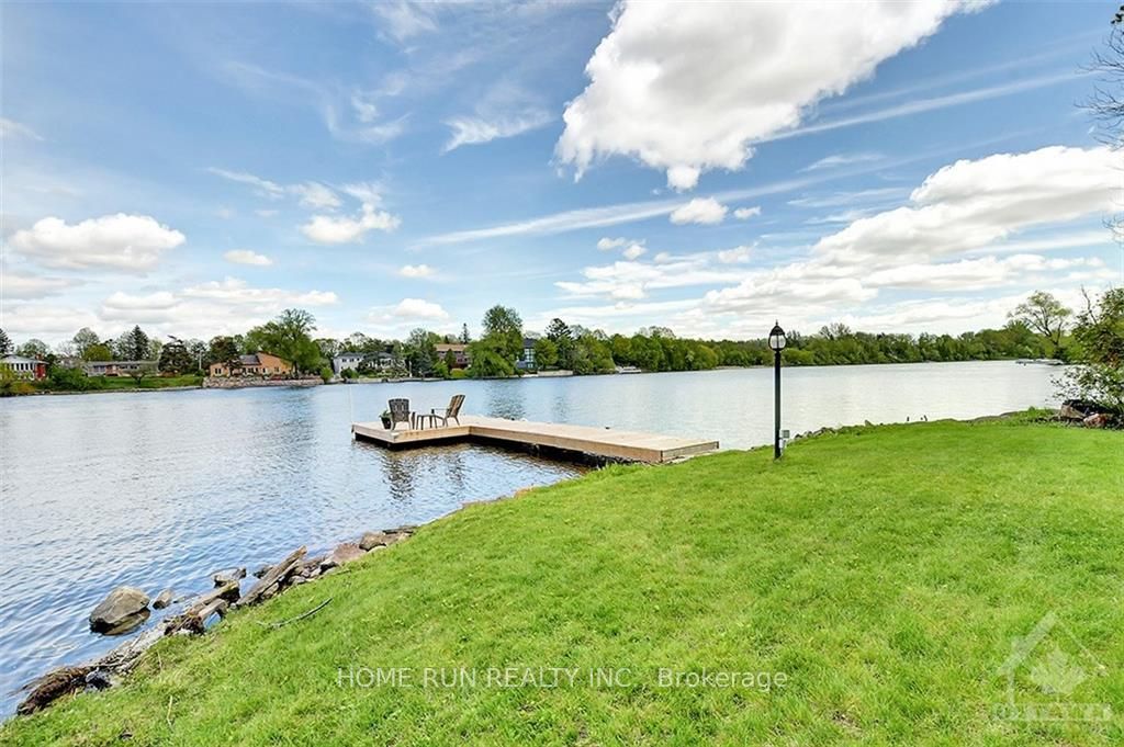 3 Winding Way, Barrhaven, ON K2C 3H1 photo 4
