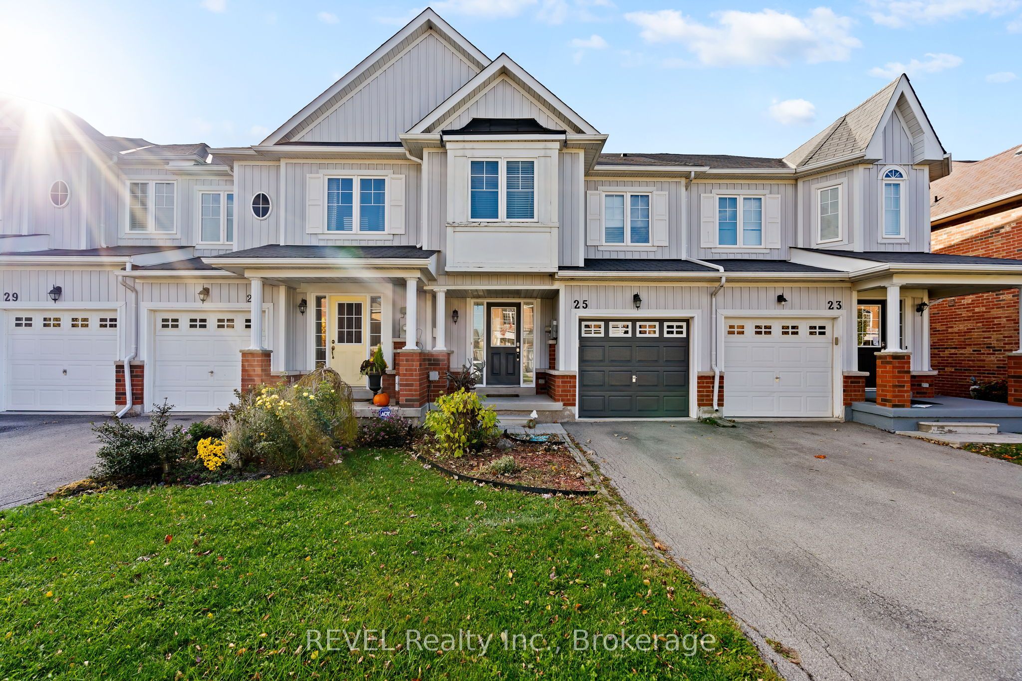 25 Colonel Lyall Street, St. Catharines, ON L2P 0B3