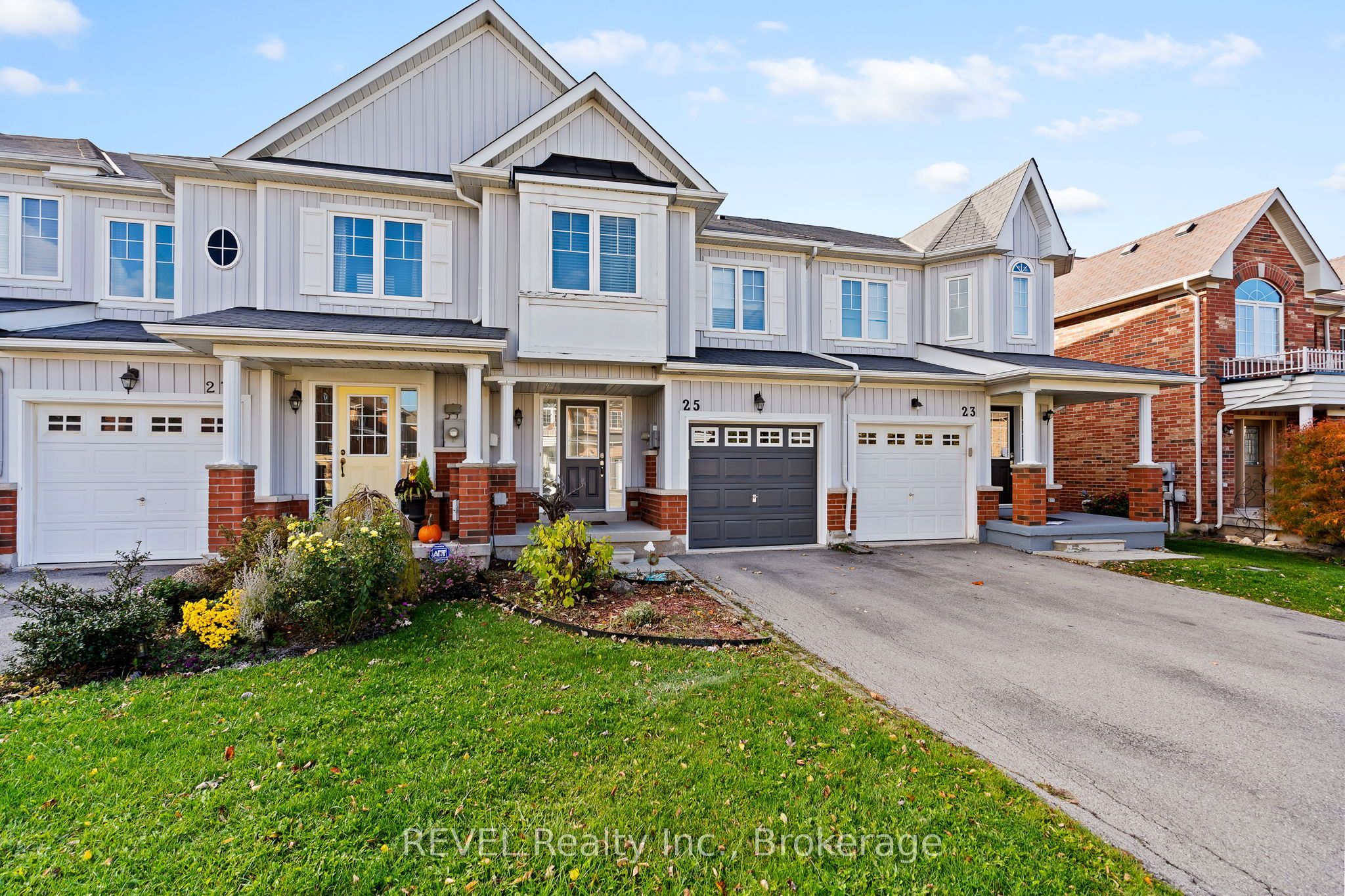 25 Colonel Lyall Street, St. Catharines, ON L2P 0B3 photo 2