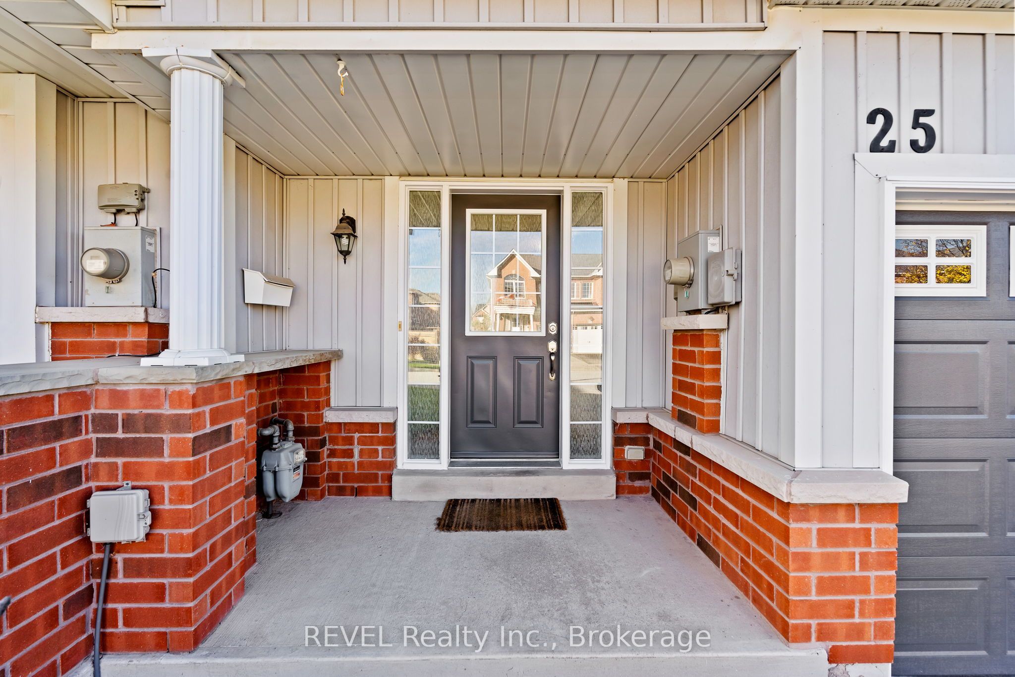 25 Colonel Lyall Street, St. Catharines, ON L2P 0B3 photo 4