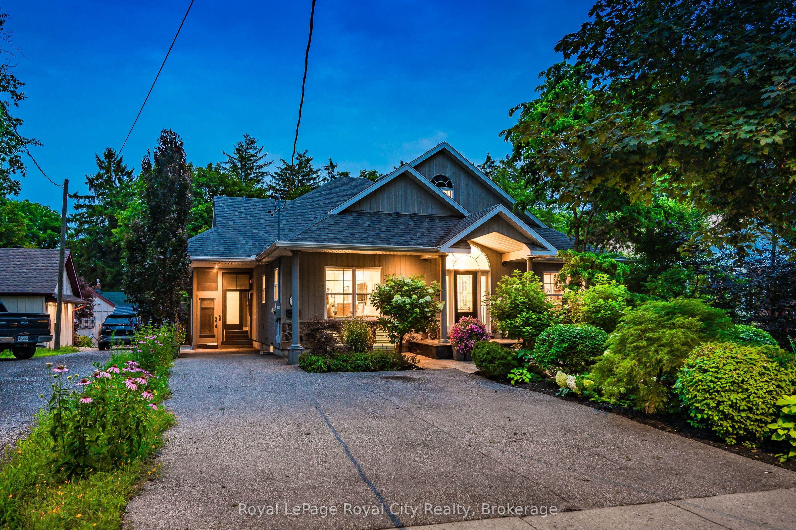 33 Edgehill Drive, Guelph, ON N1H 5E3
