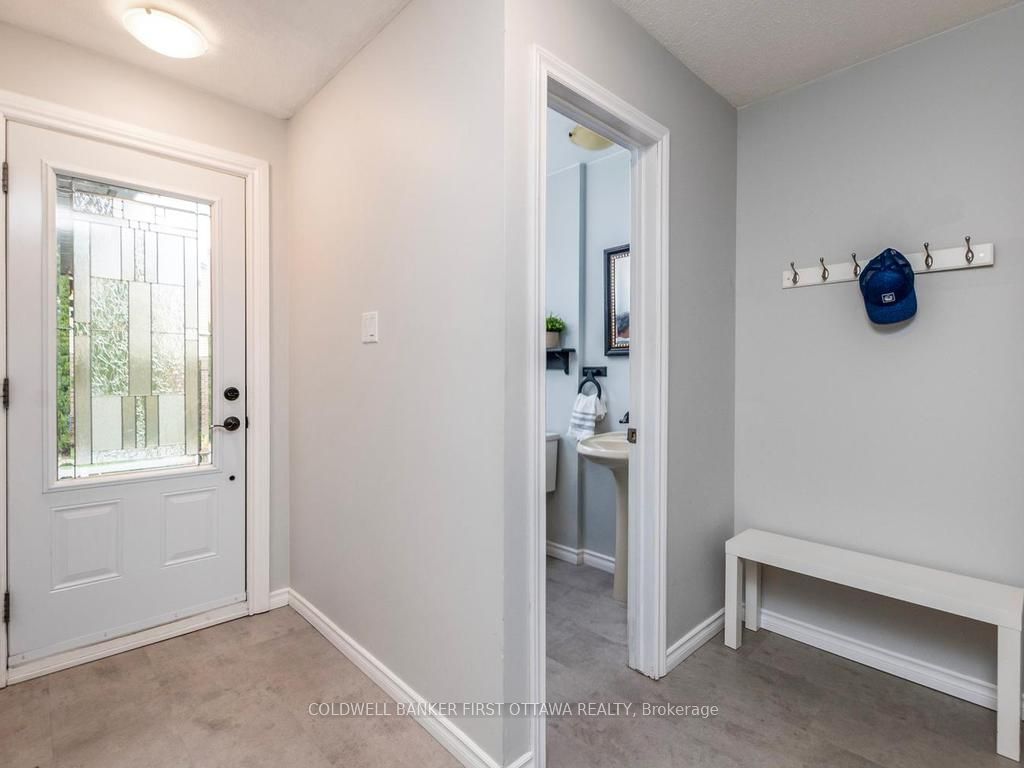 75 Sundback Lane, Kanata, ON K2L 2W8 photo 4