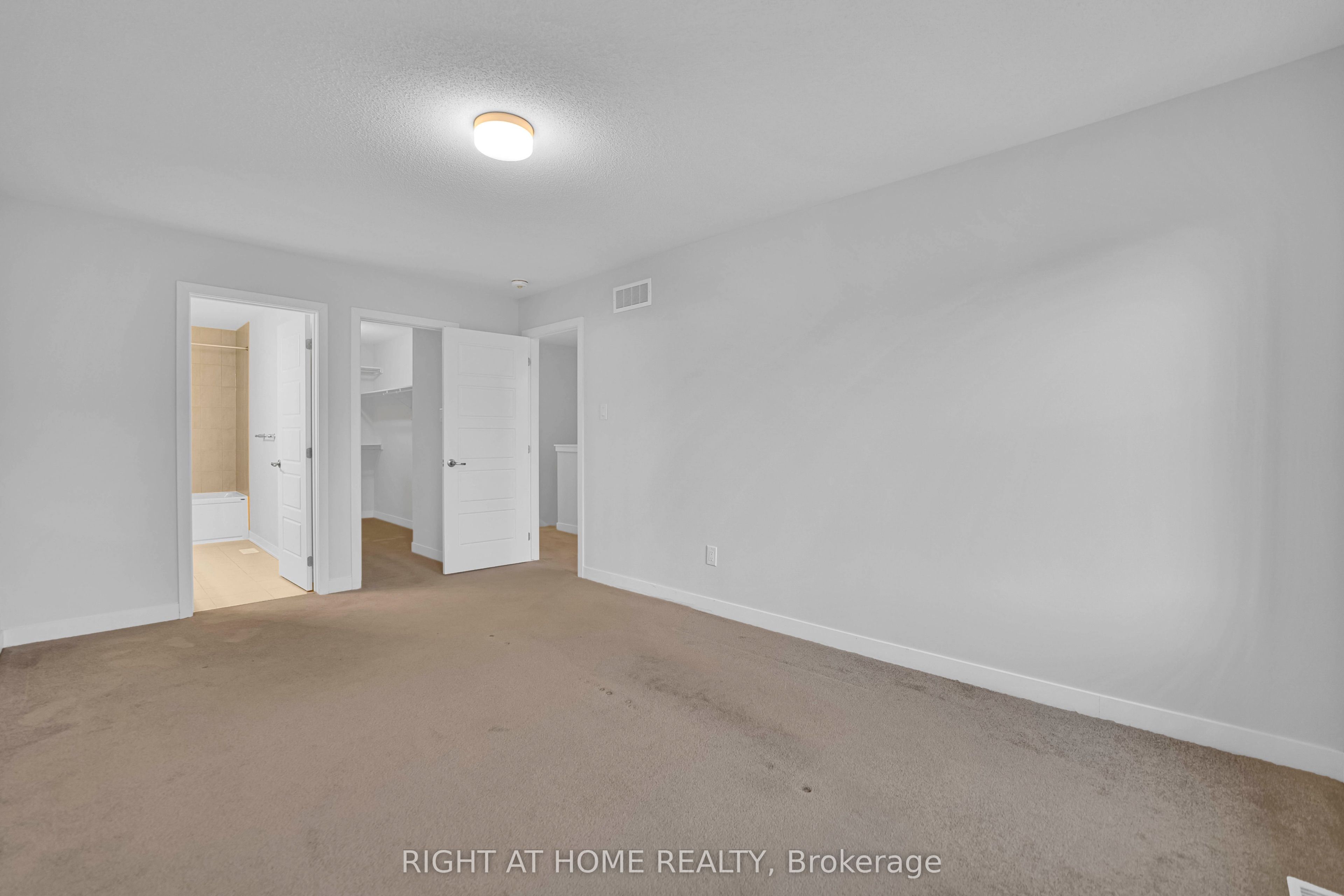 57 PLACETTE STITCH Mews, Stittsville - Munster - Richmond, ON K0A 2Z0 photo 2
