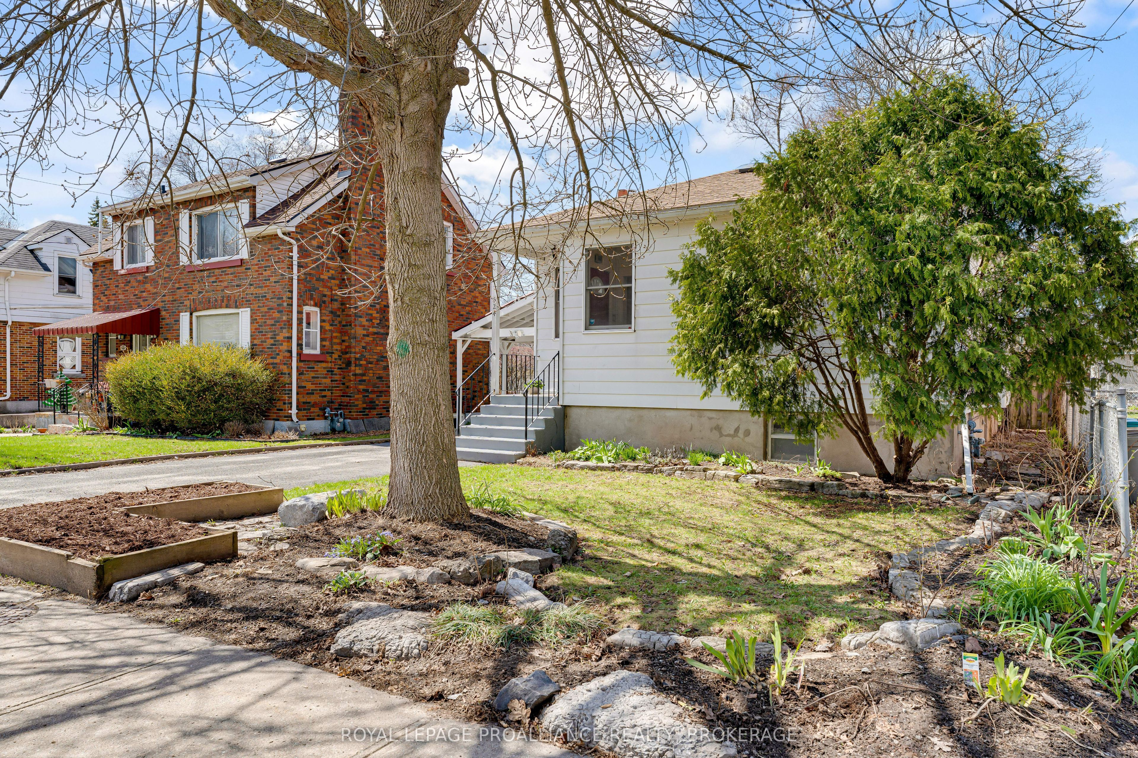 524 College Street, Kingston, ON K7L 4M9 photo 3
