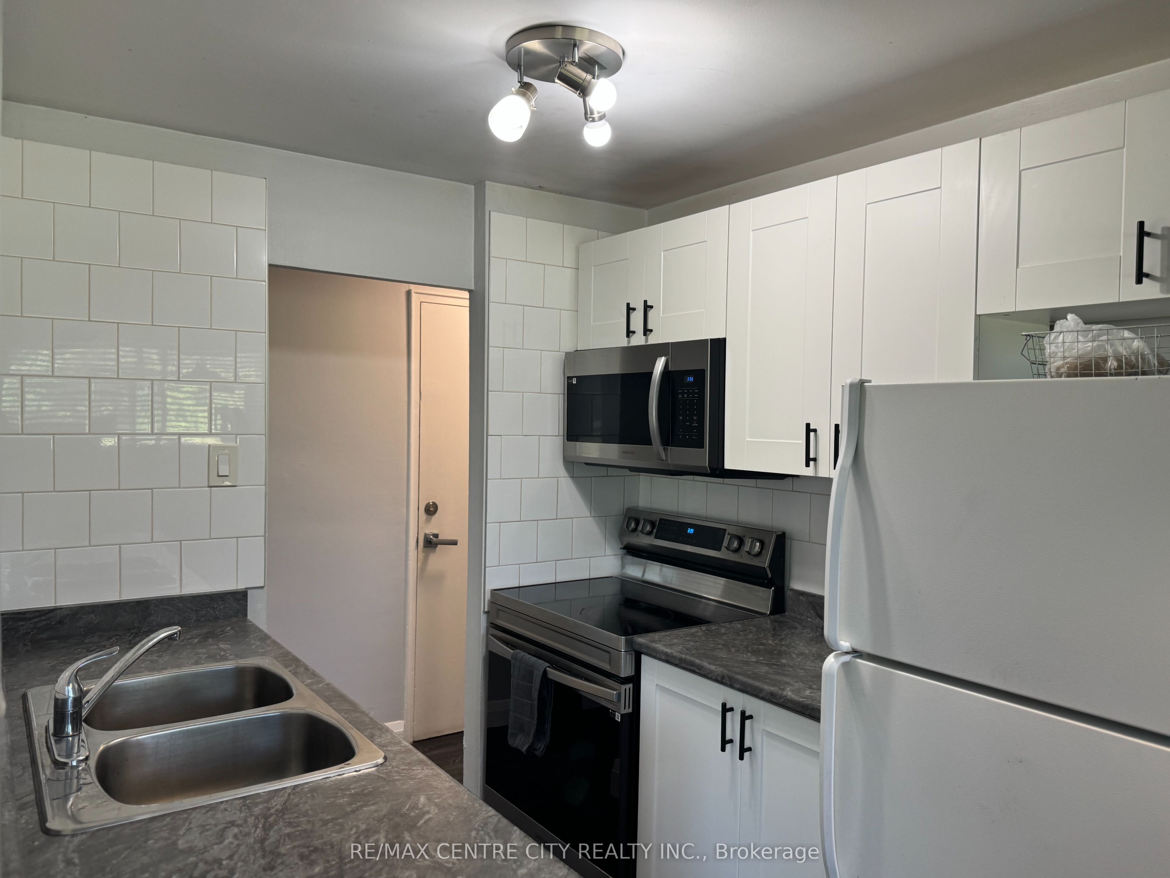 1825 Whitney Street 105, London East, ON N5W 2W3 photo 5