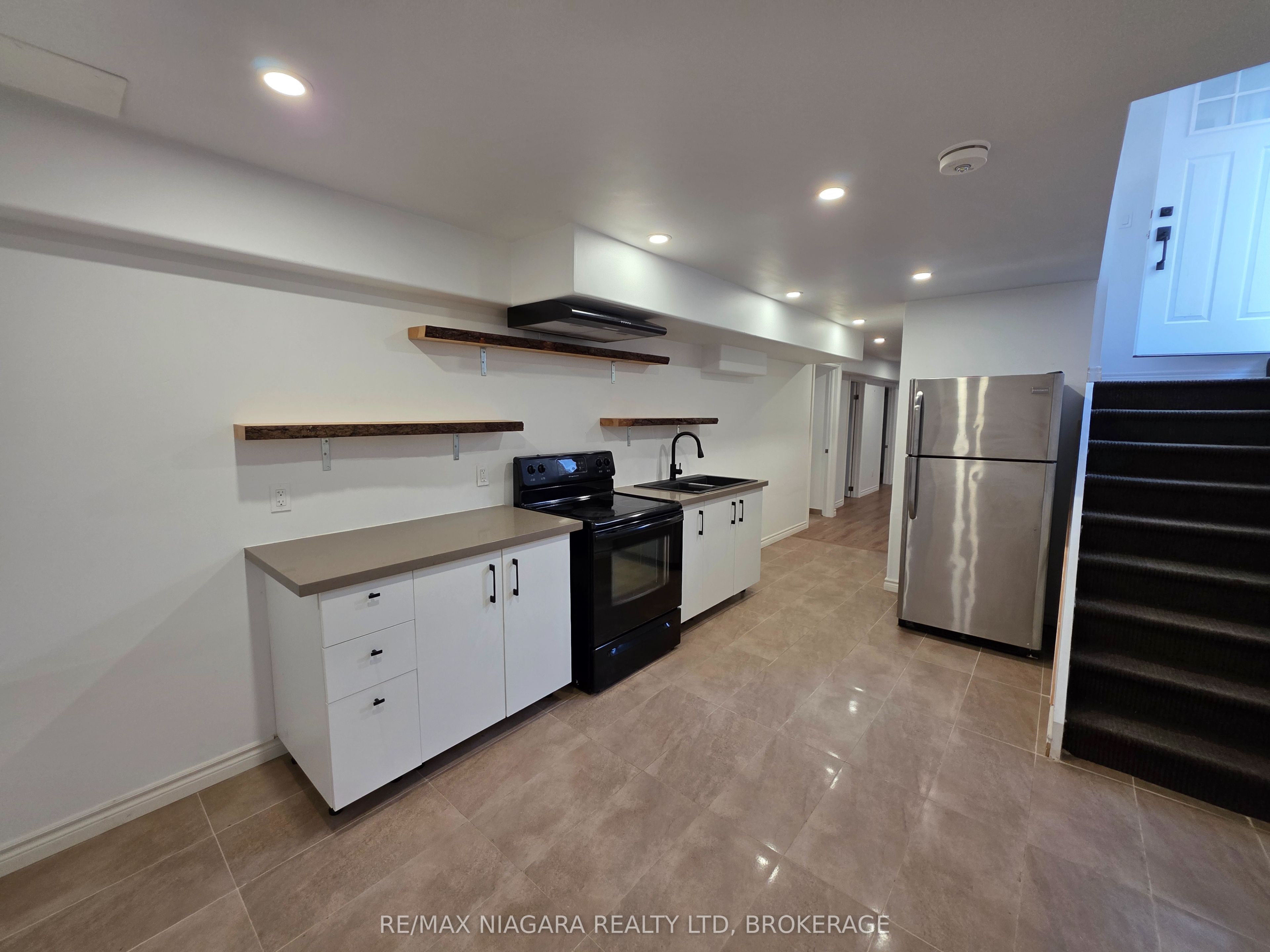 8383 Heikoop Crescent Lower Level, Niagara Falls, ON L2H 3J7 photo 5