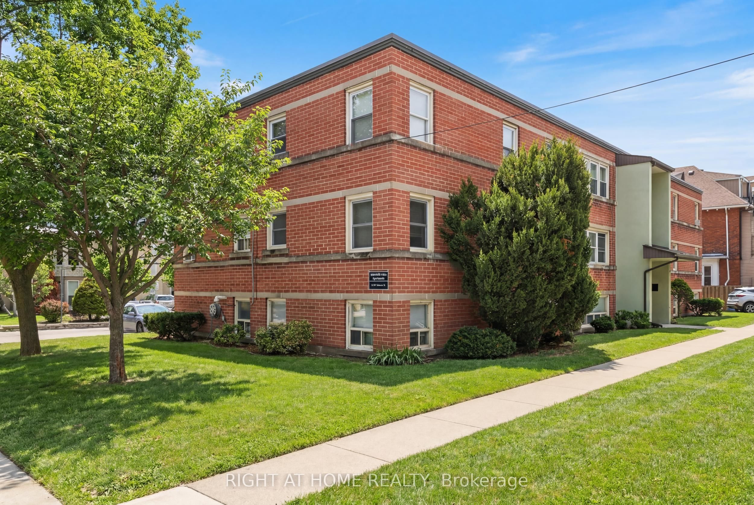 223 MacNab Street S 11, Hamilton, ON L8P 3C9 photo 2