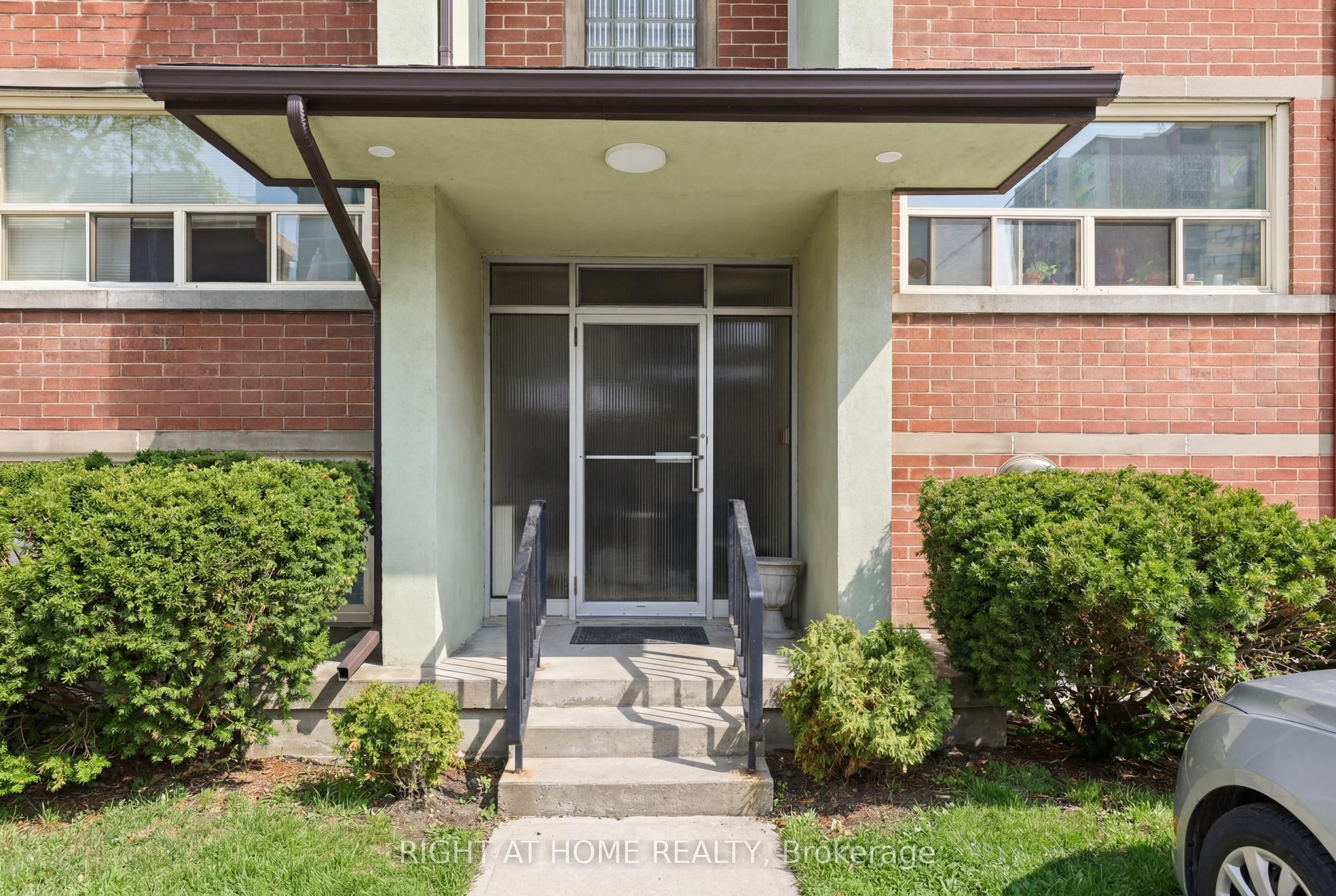 223 MacNab Street S 11, Hamilton, ON L8P 3C9 photo 4