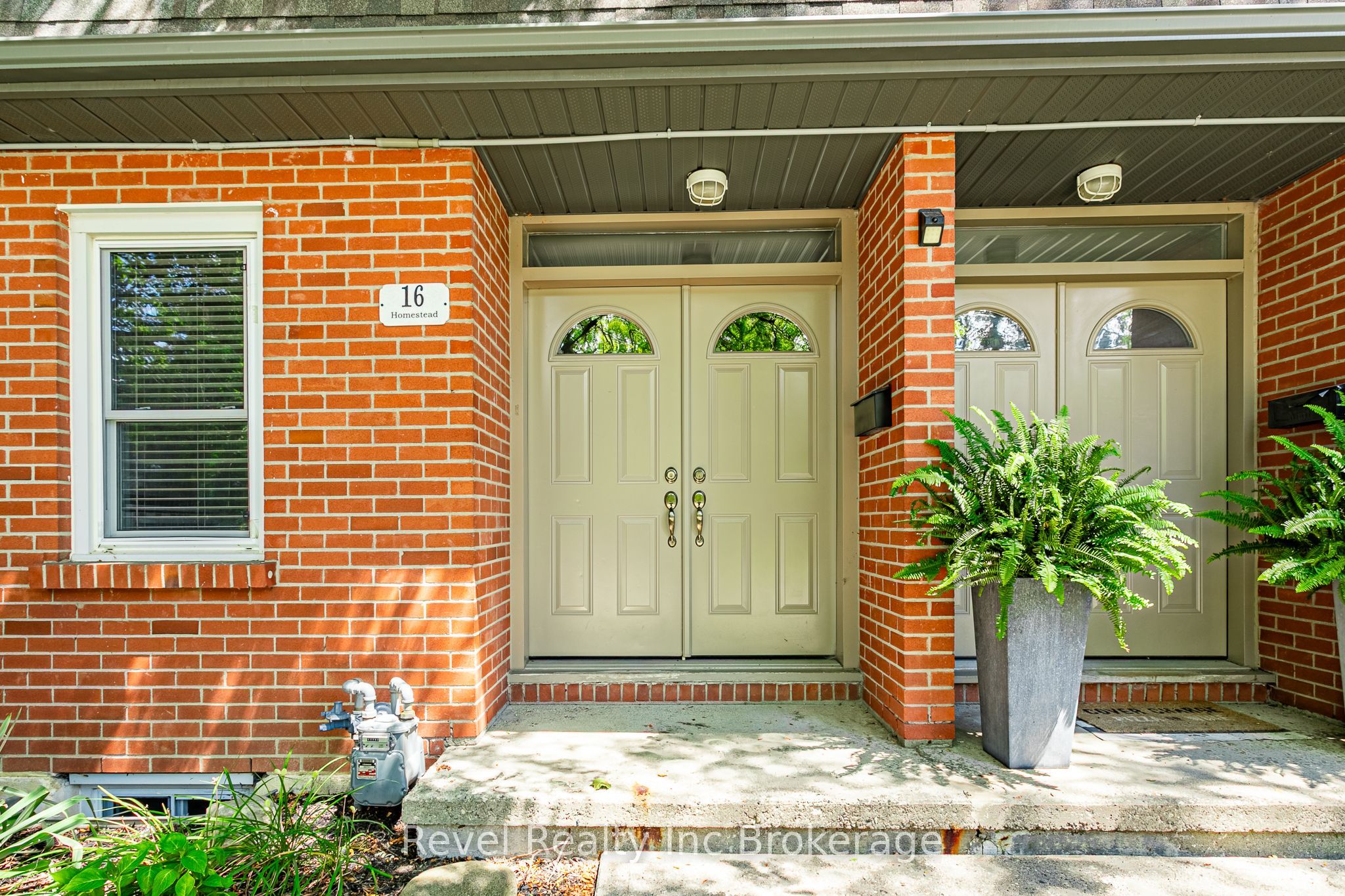 16 Homestead Crescent, London North, ON N6G 2E4 photo 2