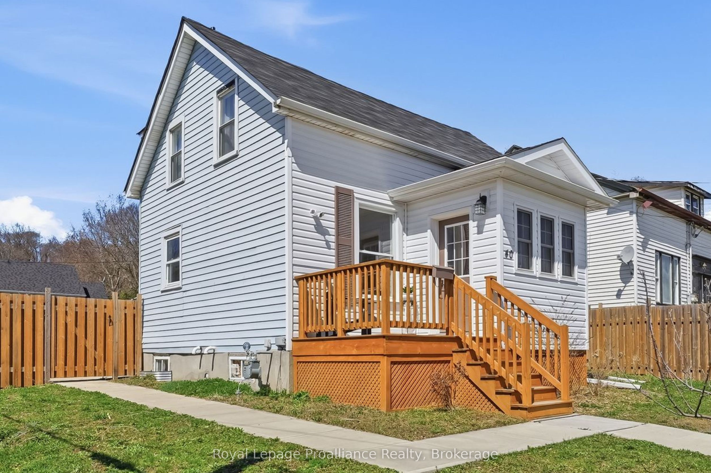 40 Smith Street, Port Hope, ON L1A 3A4 photo 2