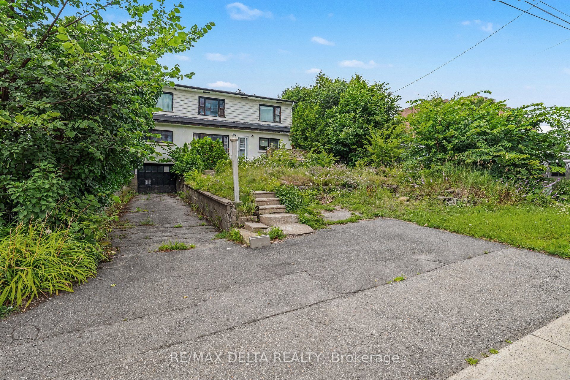 831 Montreal Road, Manor Park - Cardinal Glen and Area, ON K1K 0S9 photo 5