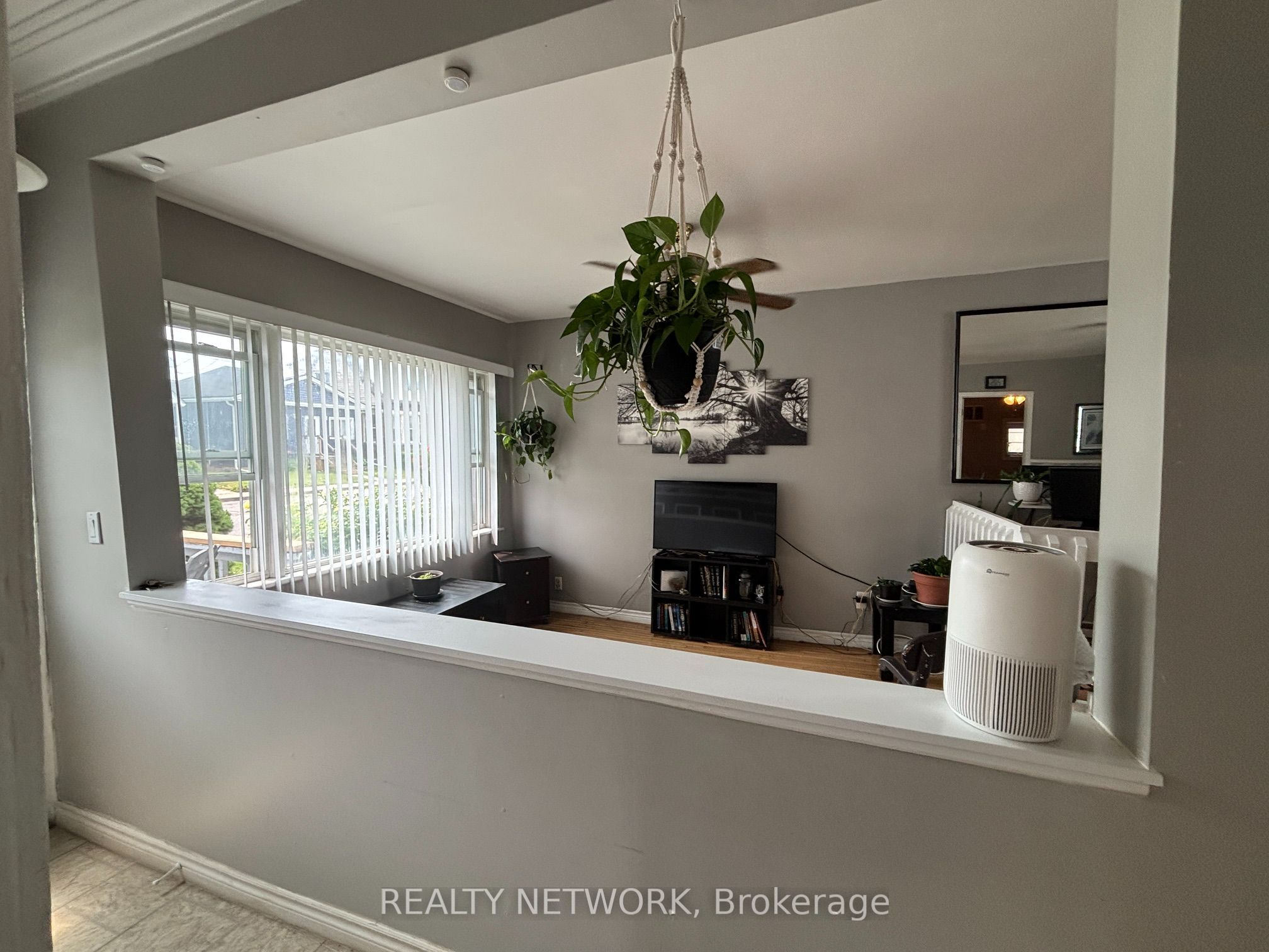49 Highland Avenue, Hamilton, ON L8L 1Z2 photo 2