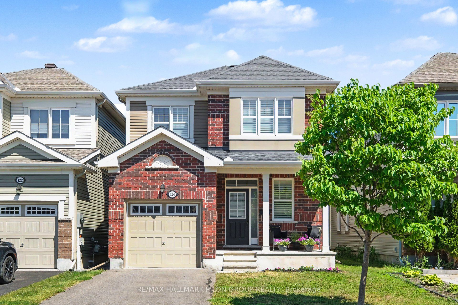 124 Mandalay Street, Orleans - Cumberland and Area, ON K4A 1A6 photo 2