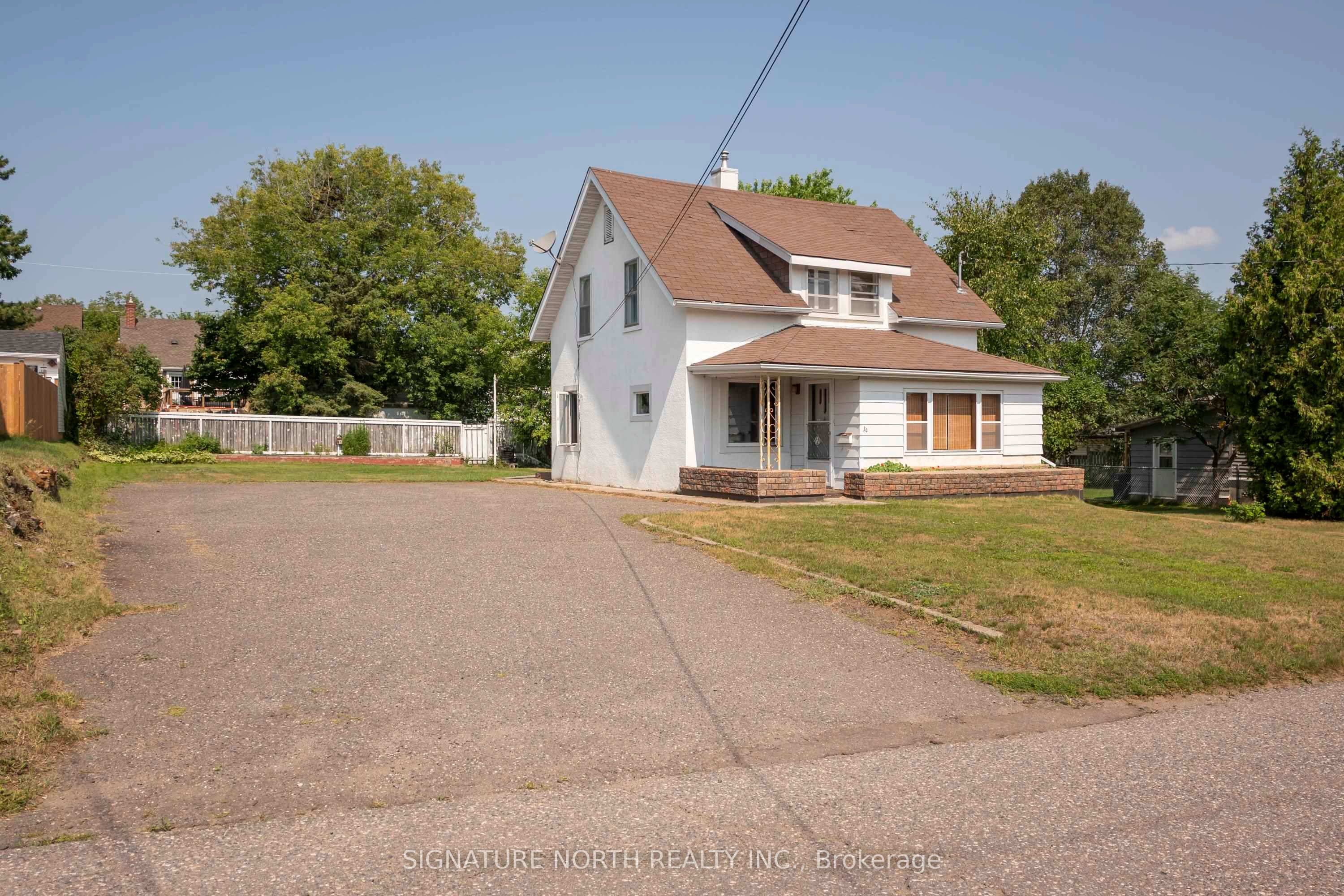 34 Knight Street, Thunder Bay, ON P7A 5M2