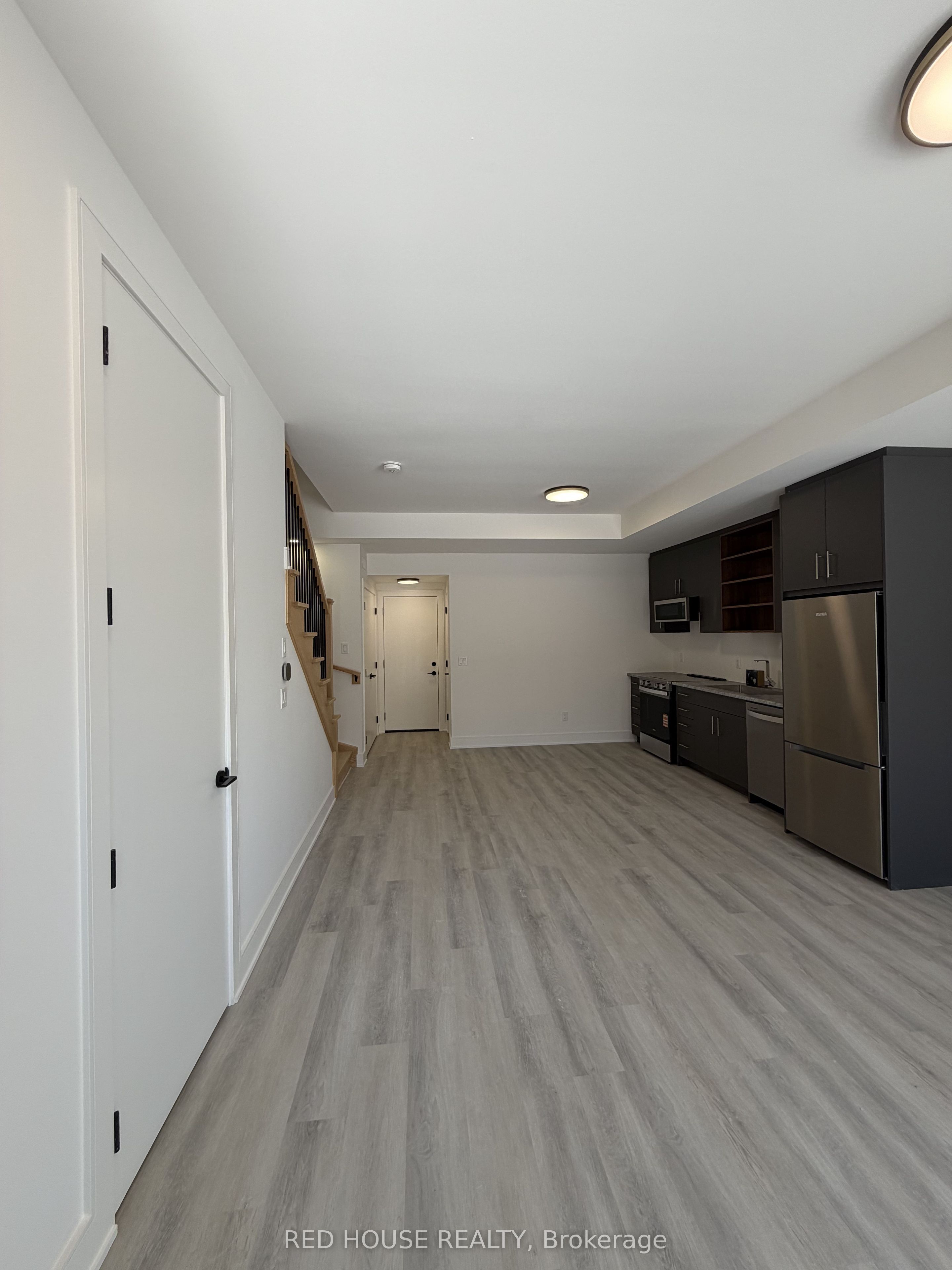 96 Everett Common, St. Catharines, ON L2P 0H1 photo 2